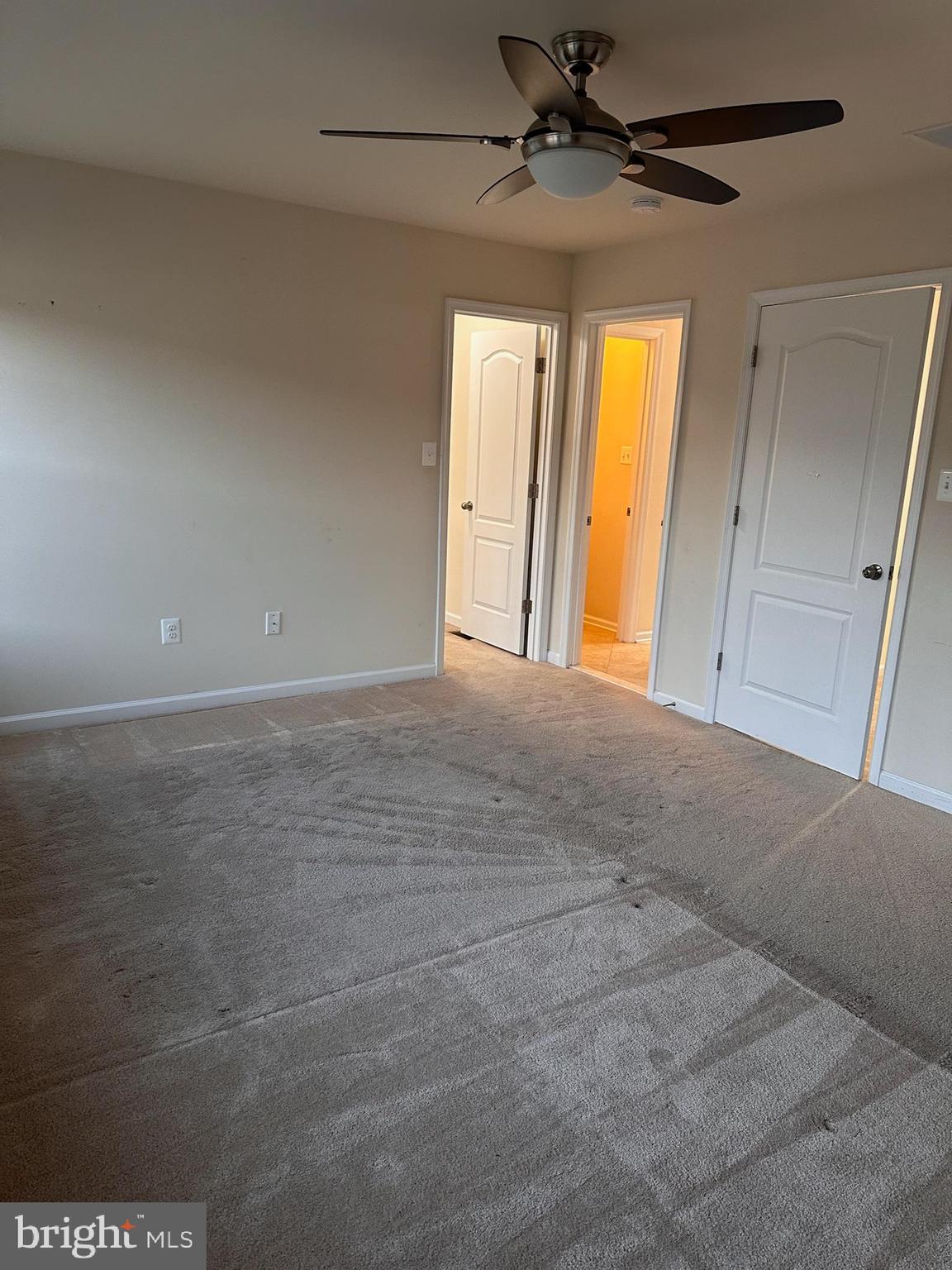 OXFORD SQUARE - Residential Lease