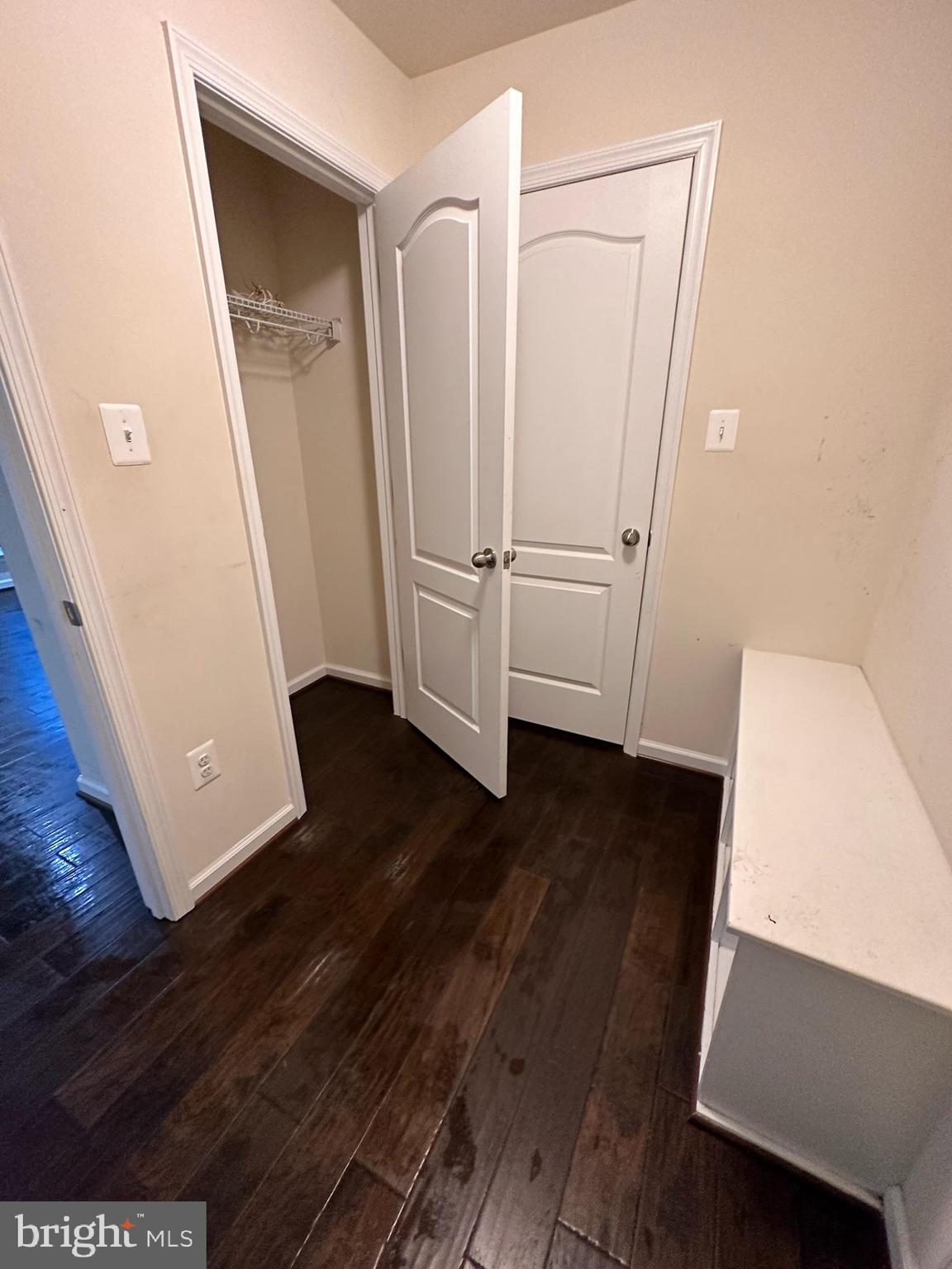 OXFORD SQUARE - Residential Lease