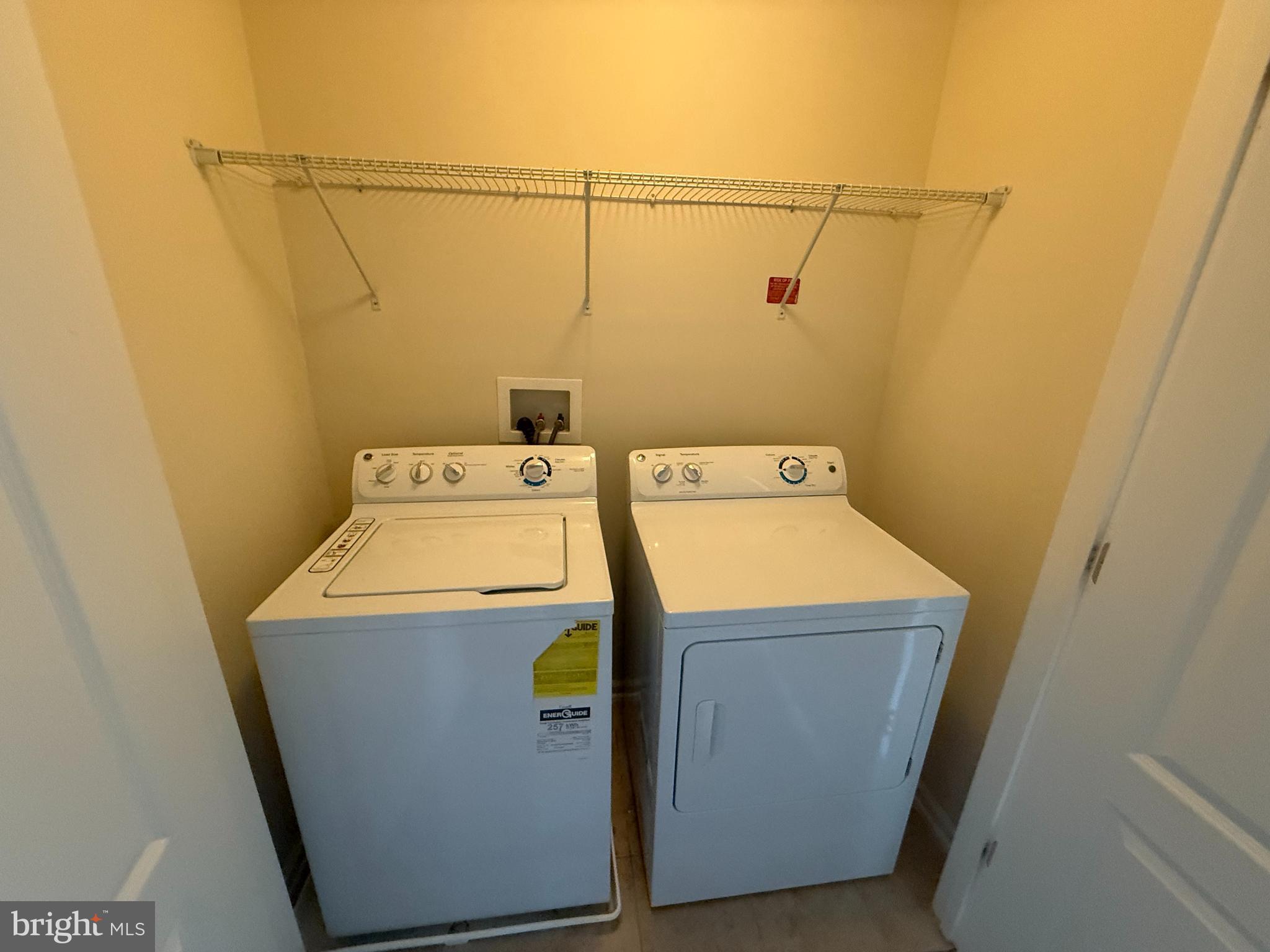 OXFORD SQUARE - Residential Lease