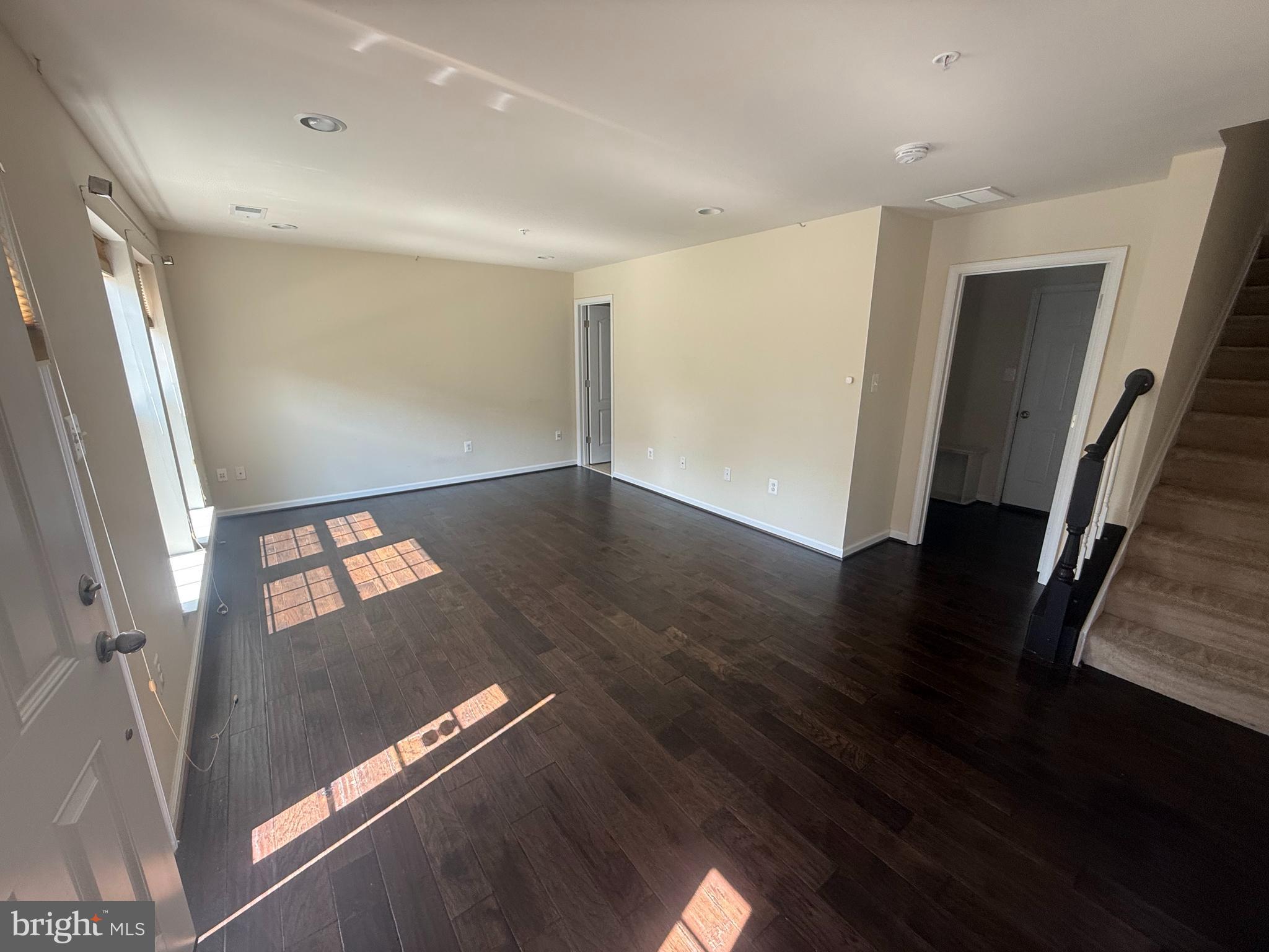 OXFORD SQUARE - Residential Lease