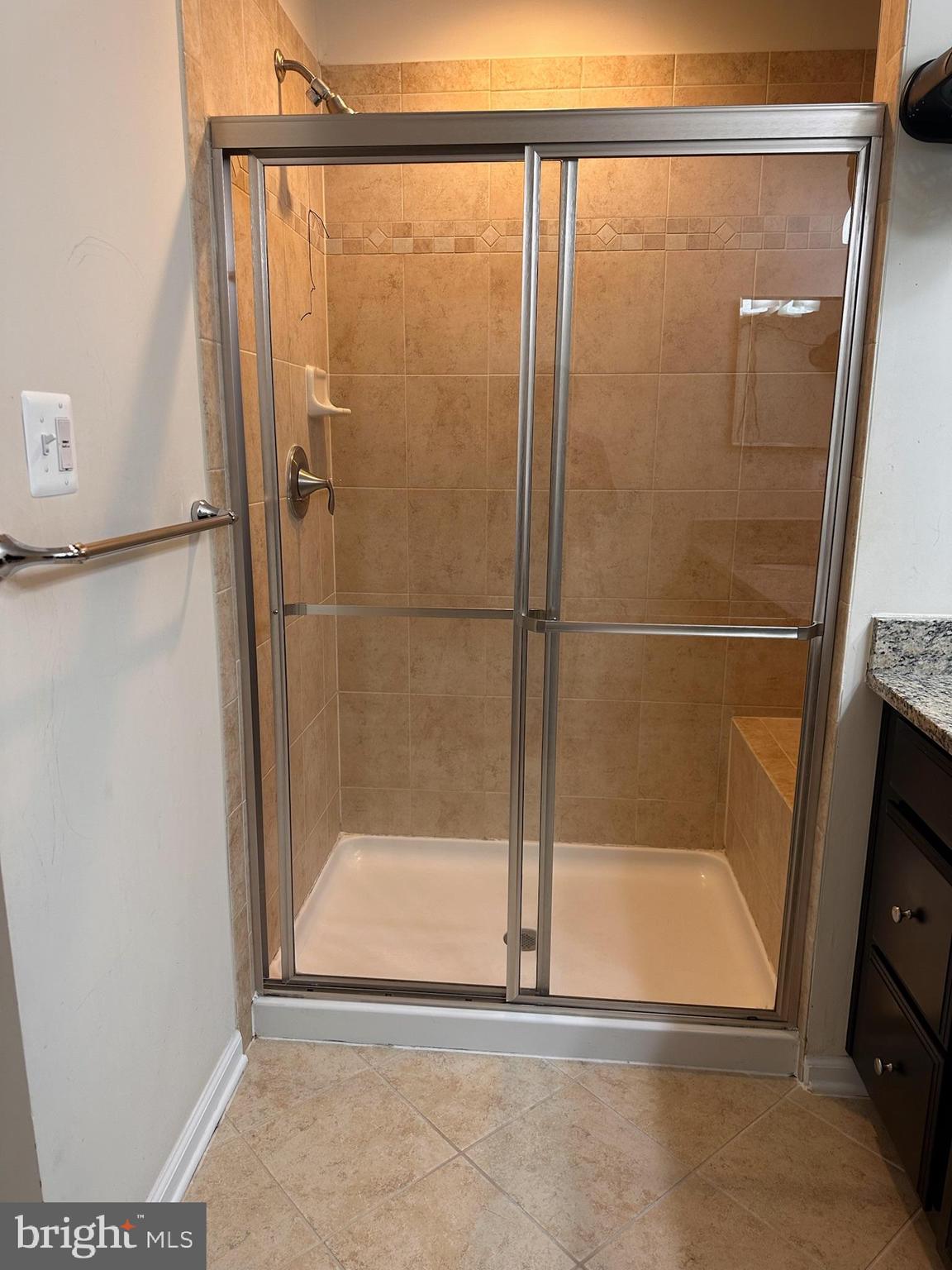 OXFORD SQUARE - Residential Lease