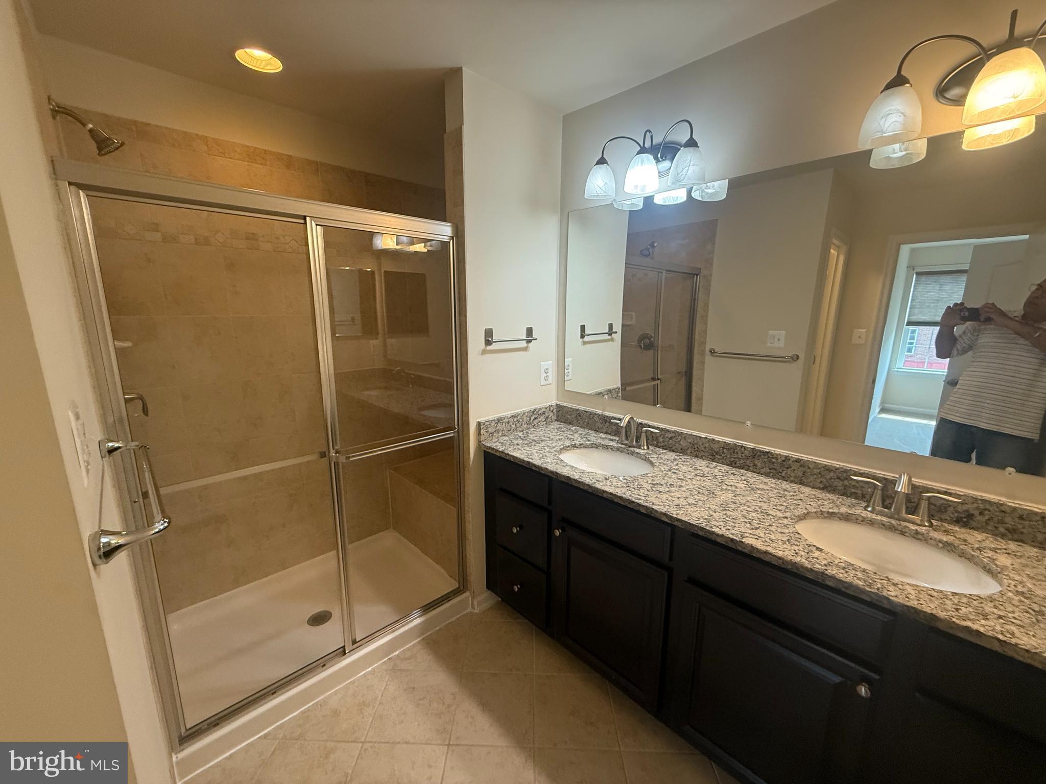 OXFORD SQUARE - Residential Lease