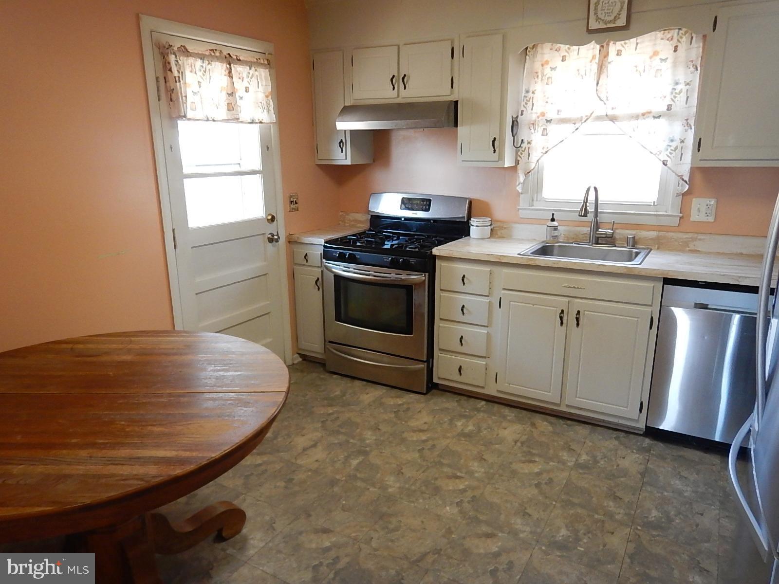 PERRY HALL - Residential