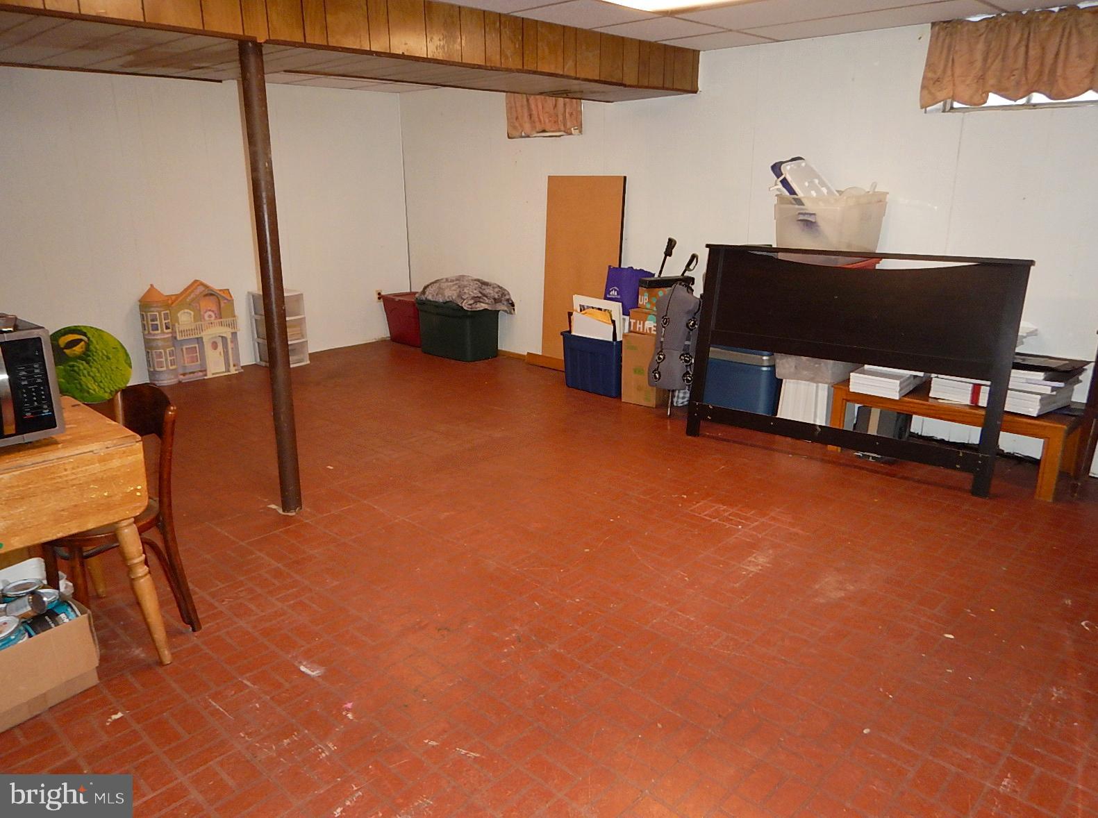 PERRY HALL - Residential