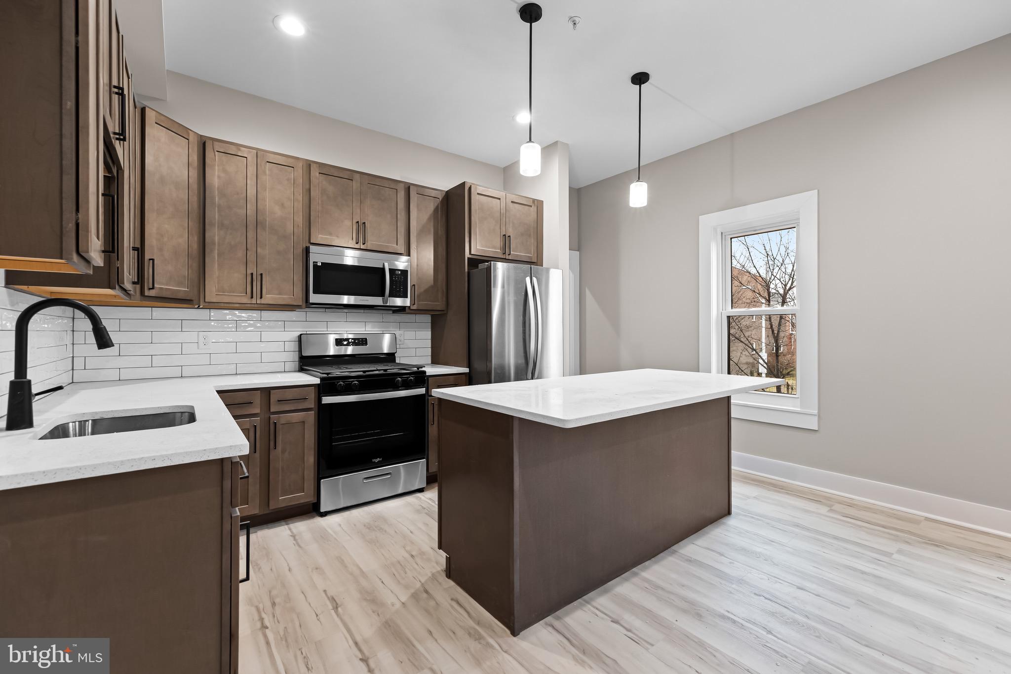 HIGHLANDTOWN - Residential Lease