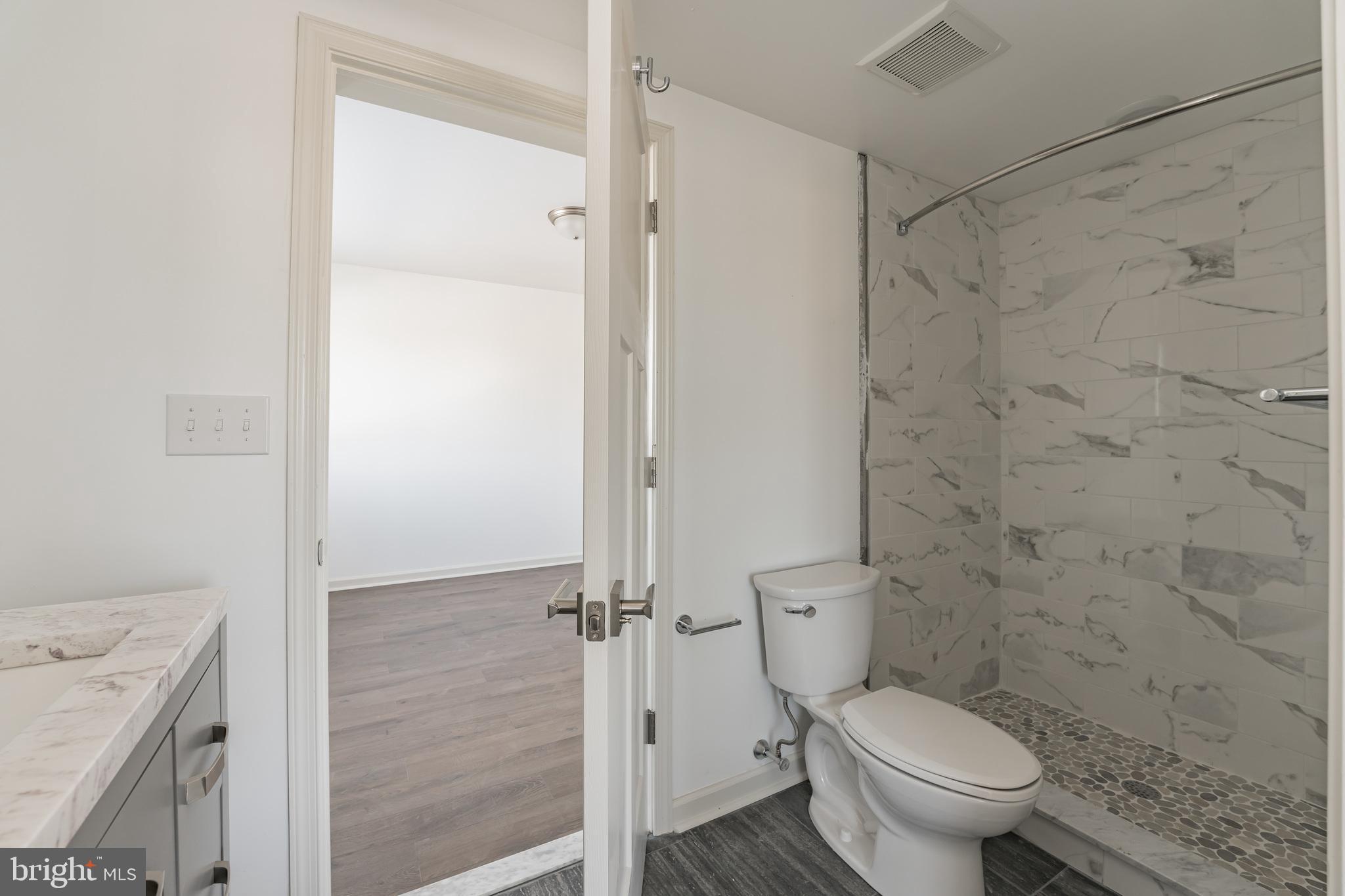 ROXBOROUGH - Residential Lease