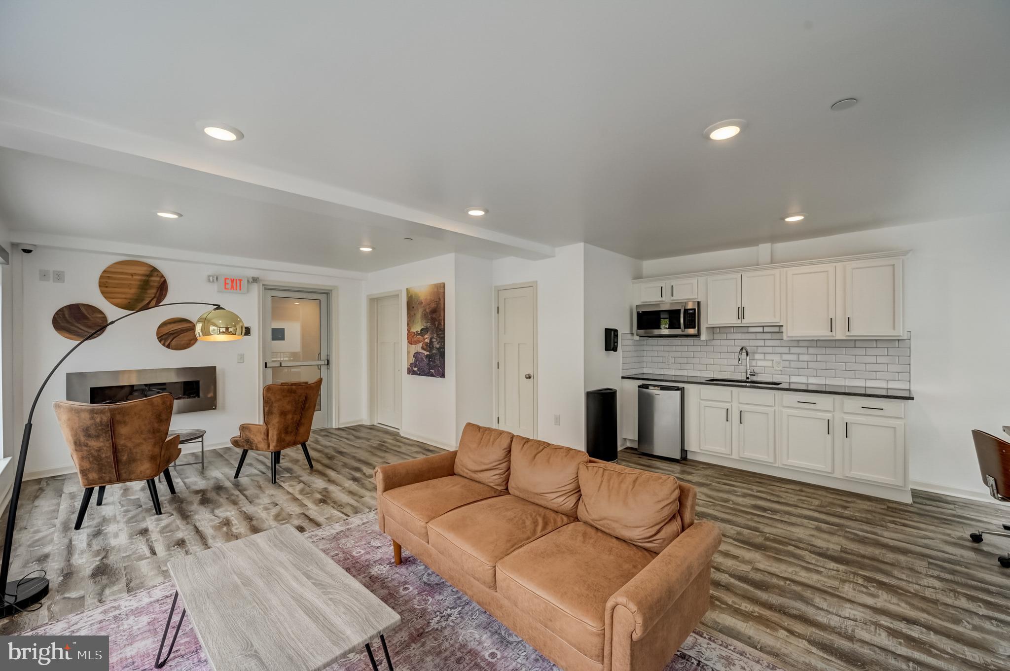 ROXBOROUGH - Residential Lease