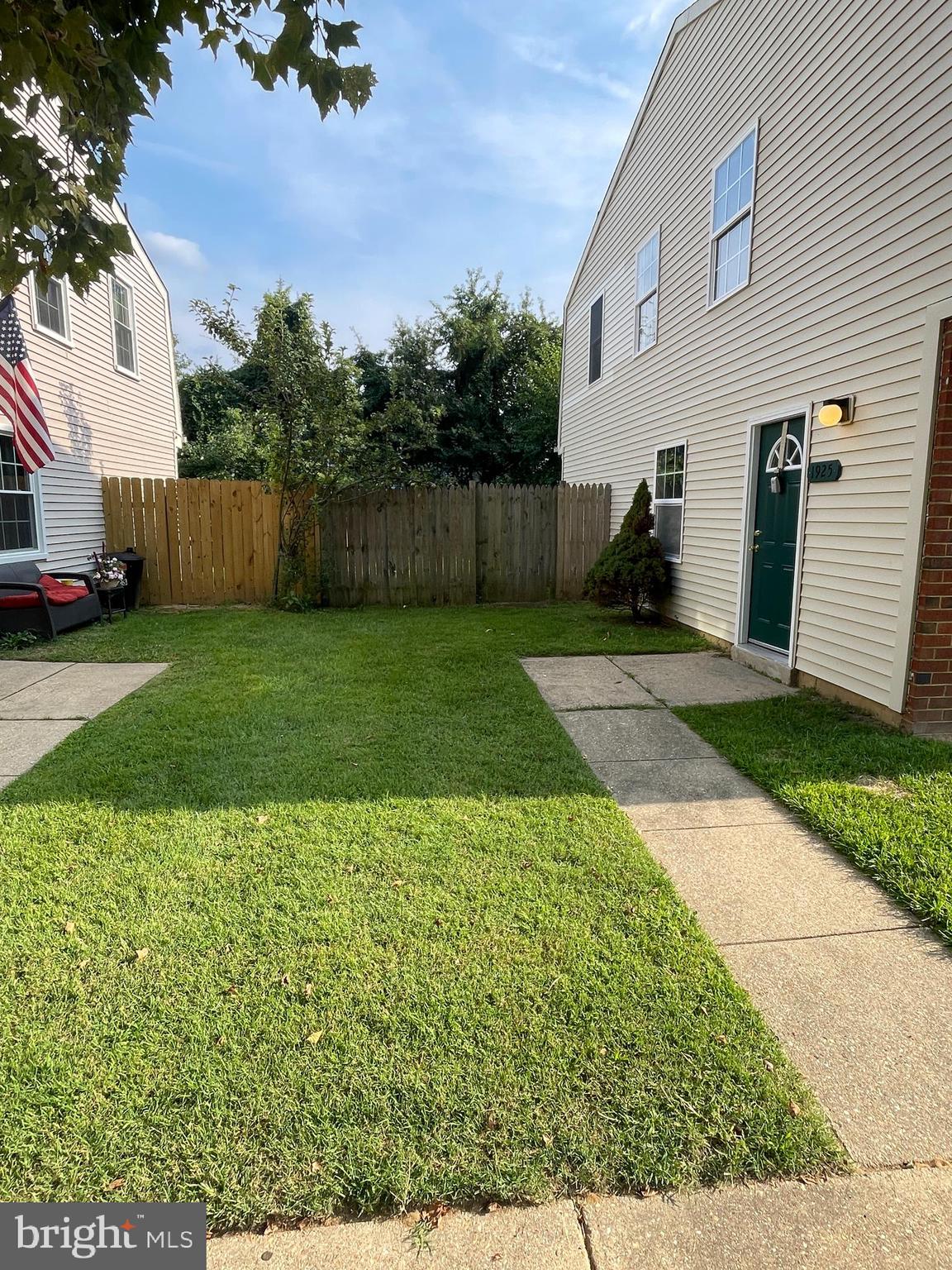 WARFIELD CONDOMINIUMS - Residential Lease