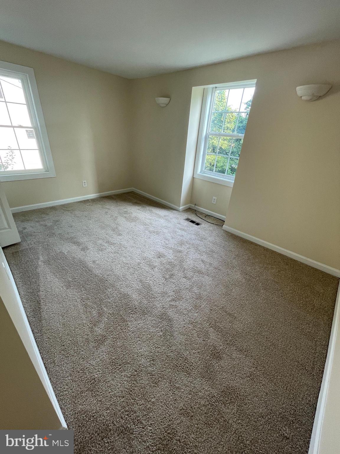 WARFIELD CONDOMINIUMS - Residential Lease