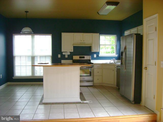 BLOOMS CROSSING - Residential Lease