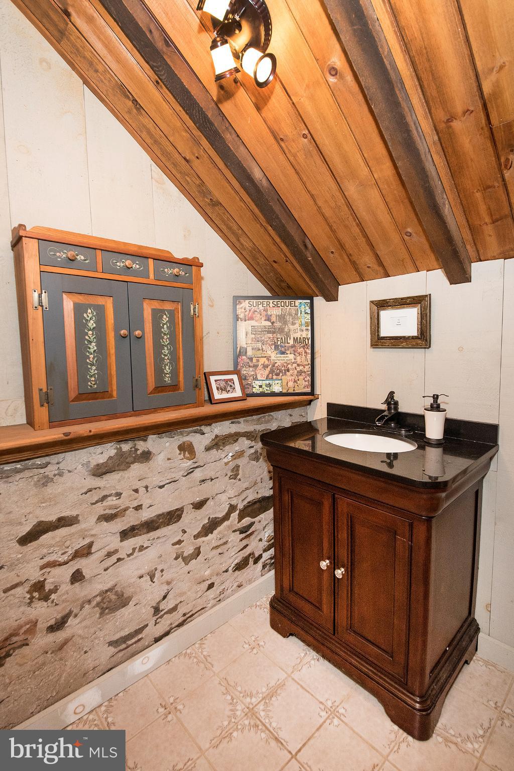 MOUNT EYRE MANOR - Residential