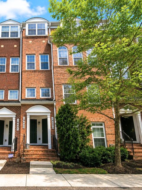 Condo For Sale - 19433 Dover Cliffs Cir #19433<br/> GERMANTOWN, MD 20874