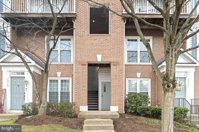 FAIR LAKES CONDO - Residential