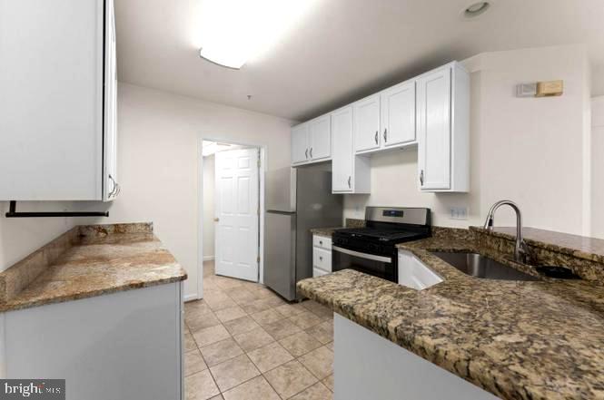 FAIR LAKES CONDO - Residential