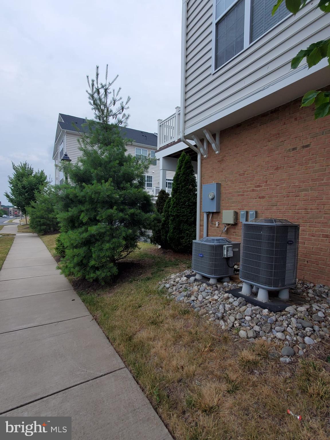 LOUDOUN VALLEY ESTATES 2 - Residential Lease