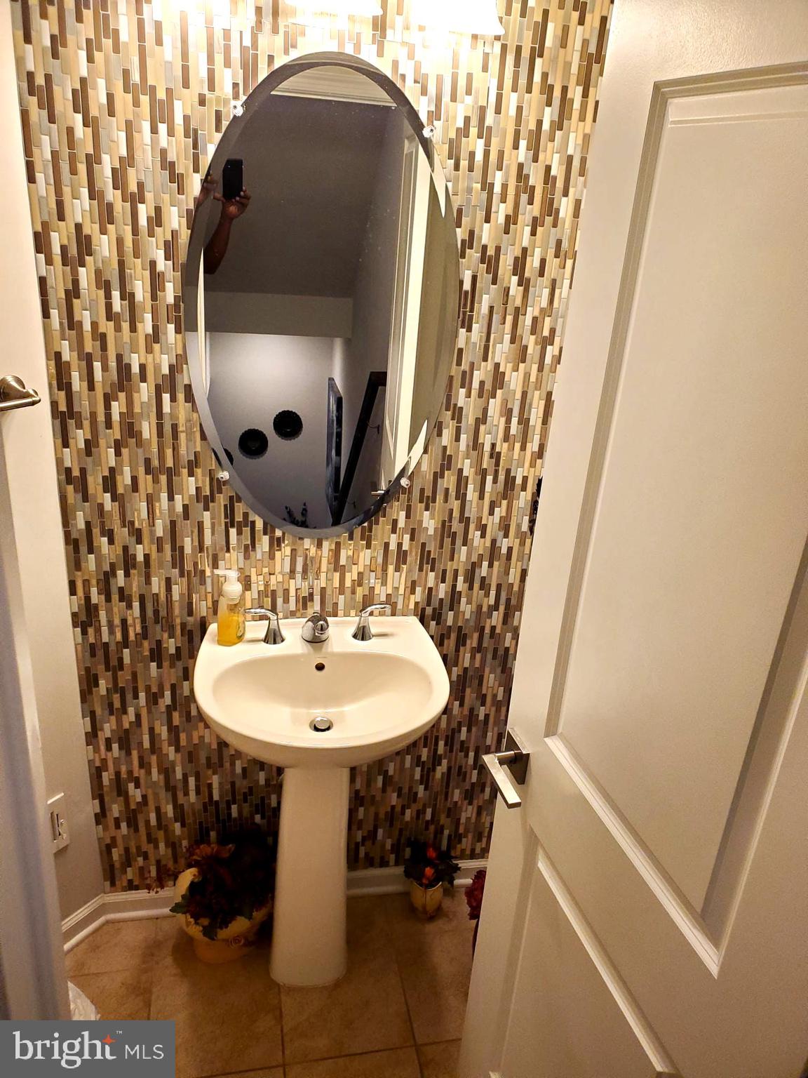 LOUDOUN VALLEY ESTATES 2 - Residential Lease