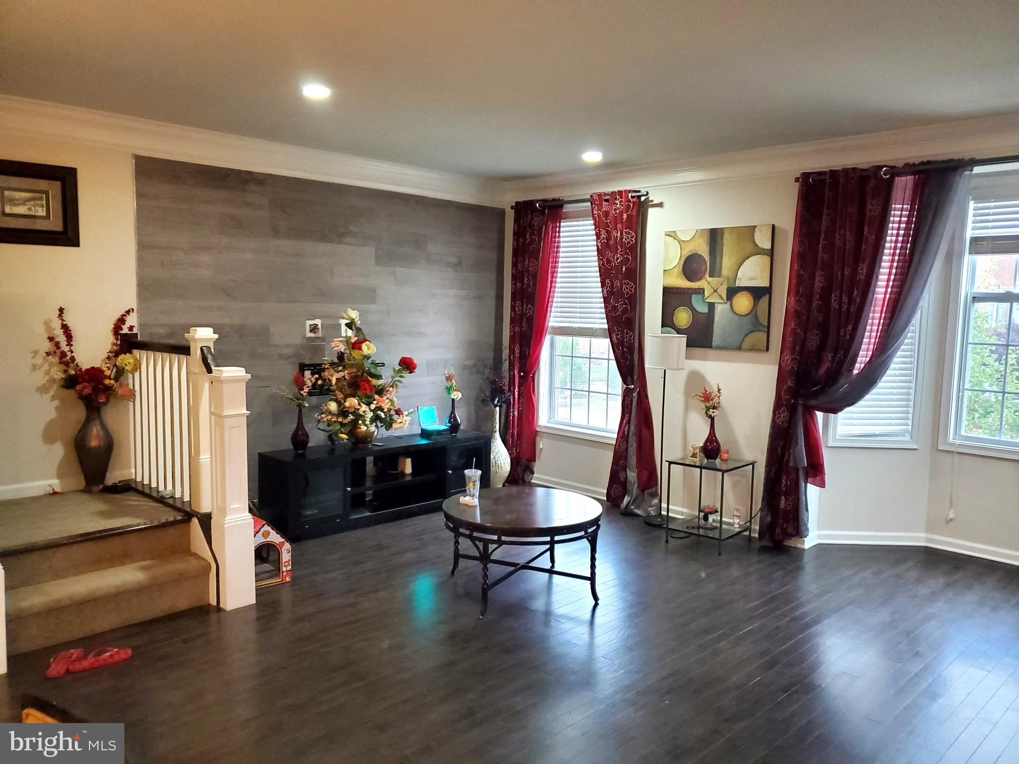 LOUDOUN VALLEY ESTATES 2 - Residential Lease