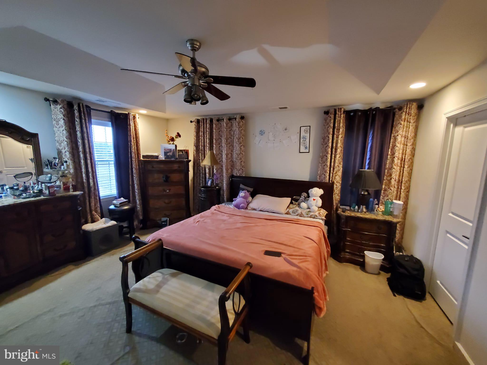 LOUDOUN VALLEY ESTATES 2 - Residential Lease