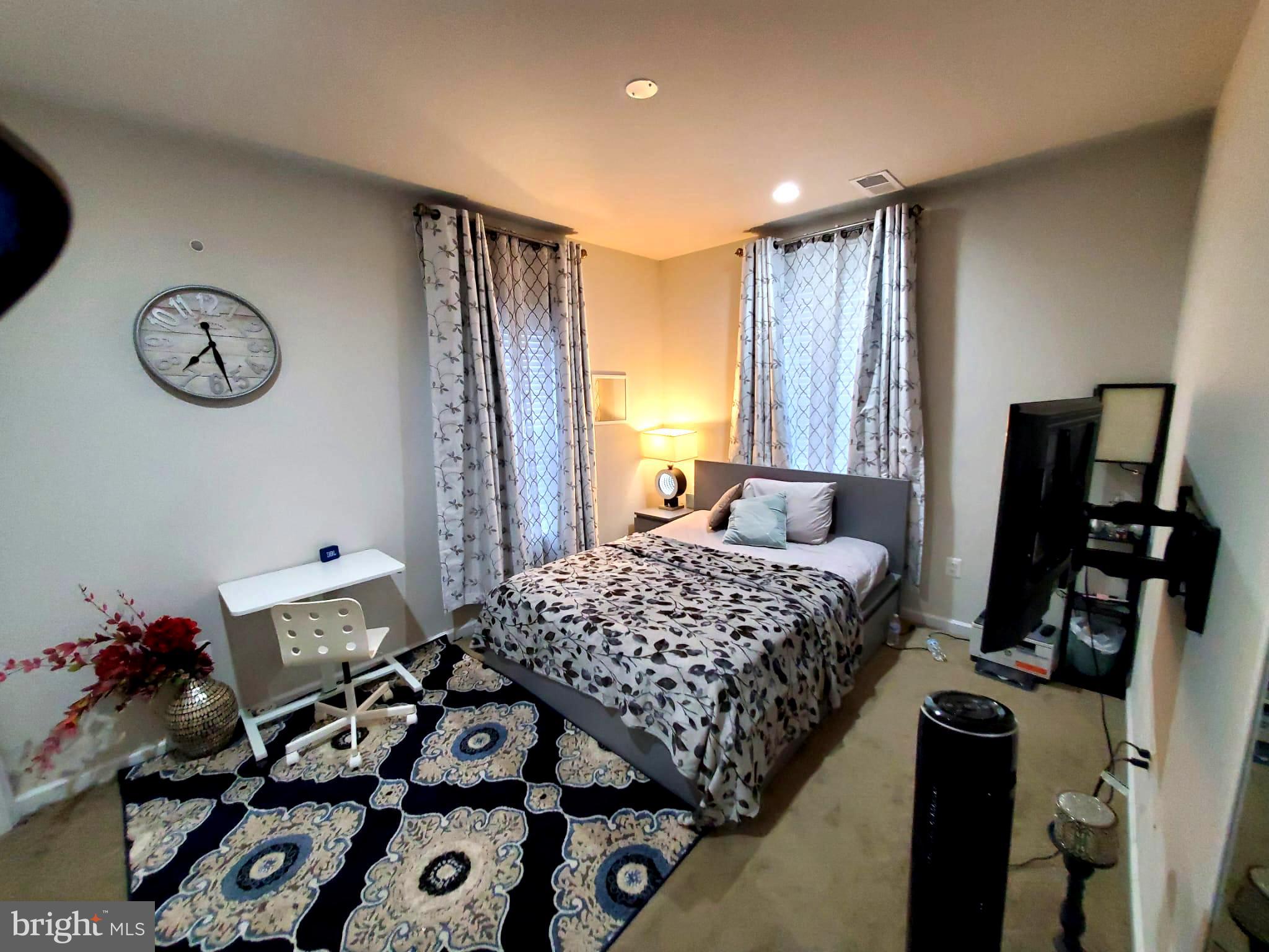 LOUDOUN VALLEY ESTATES 2 - Residential Lease