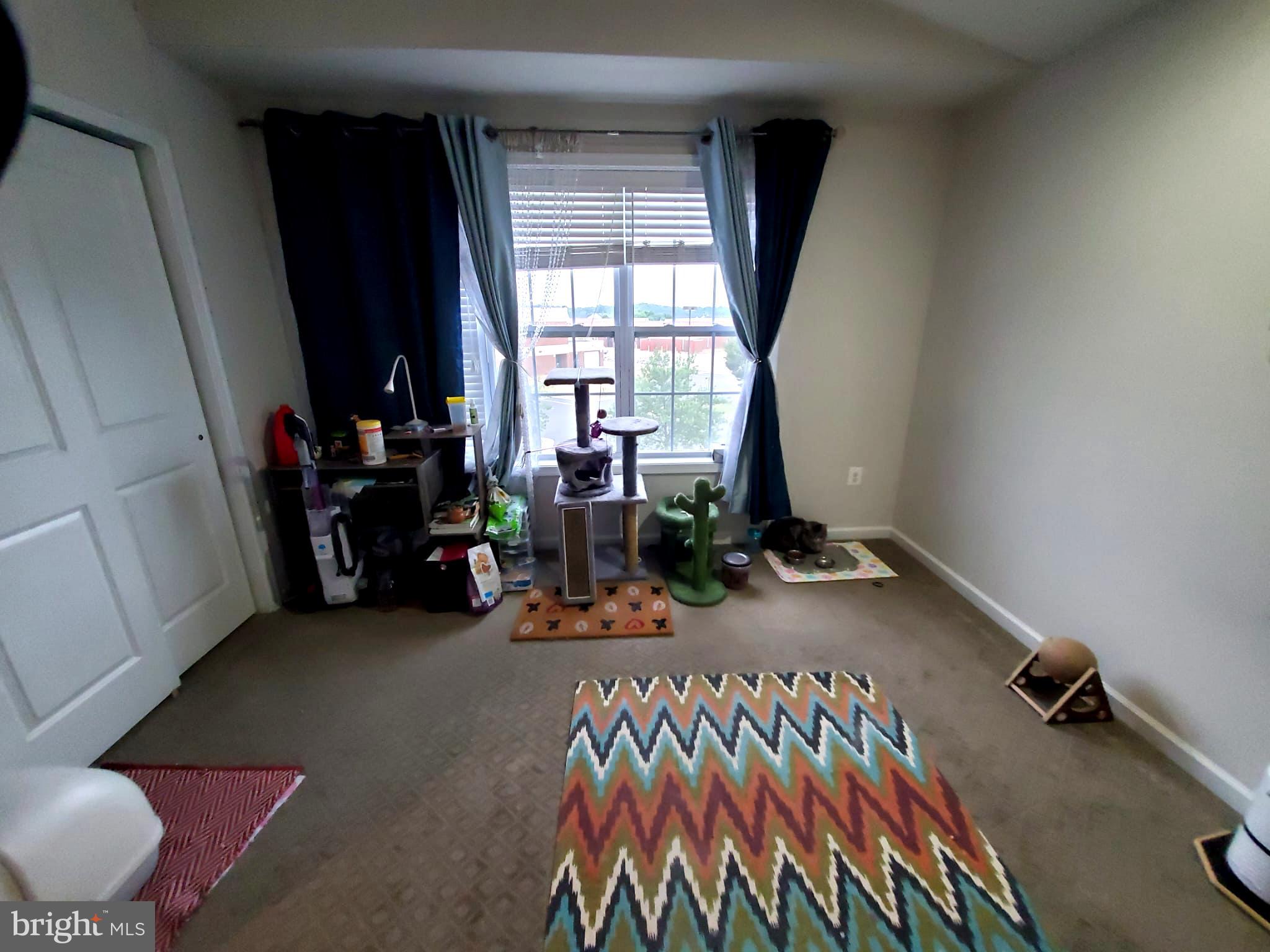 LOUDOUN VALLEY ESTATES 2 - Residential Lease