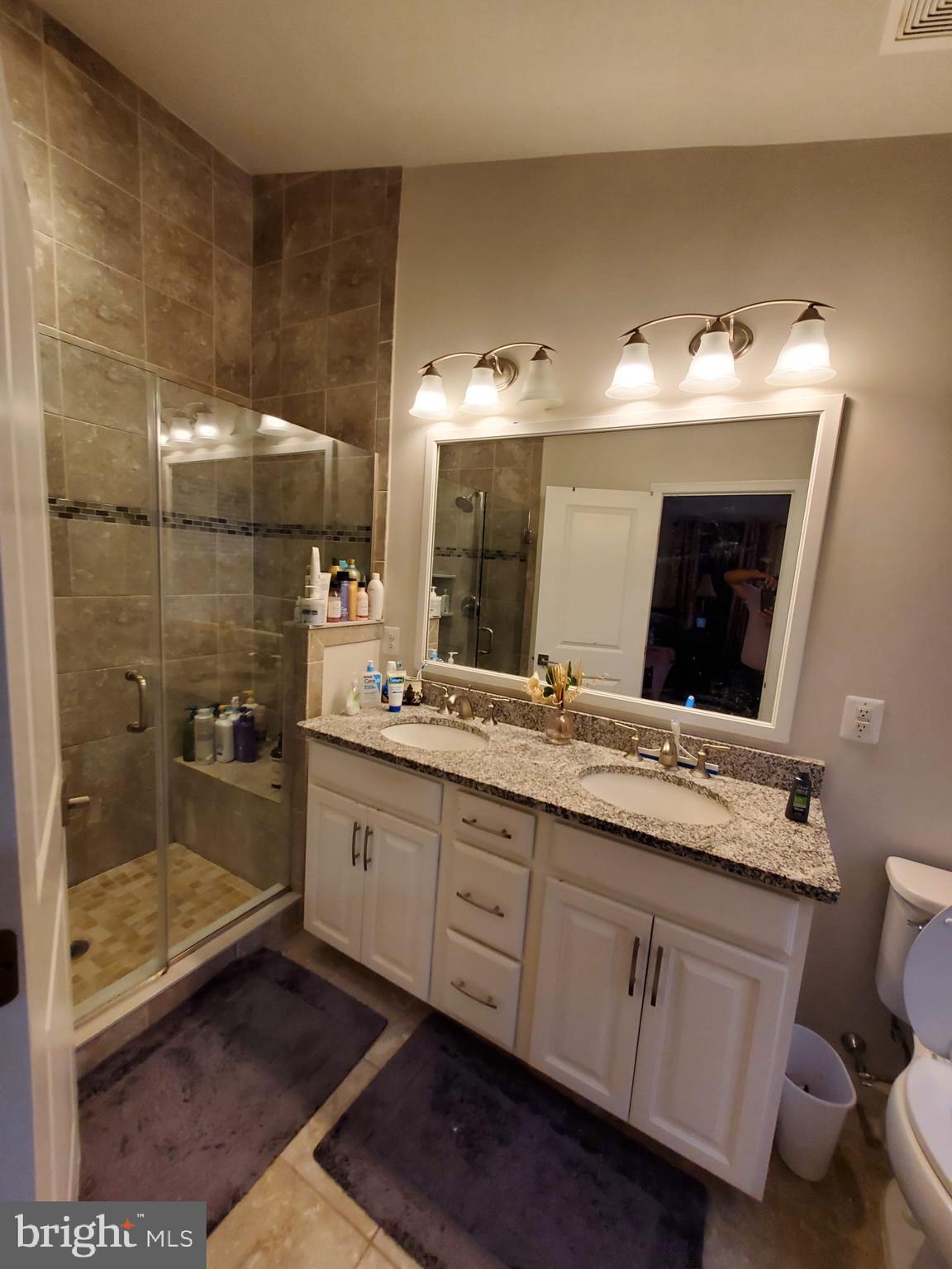 LOUDOUN VALLEY ESTATES 2 - Residential Lease