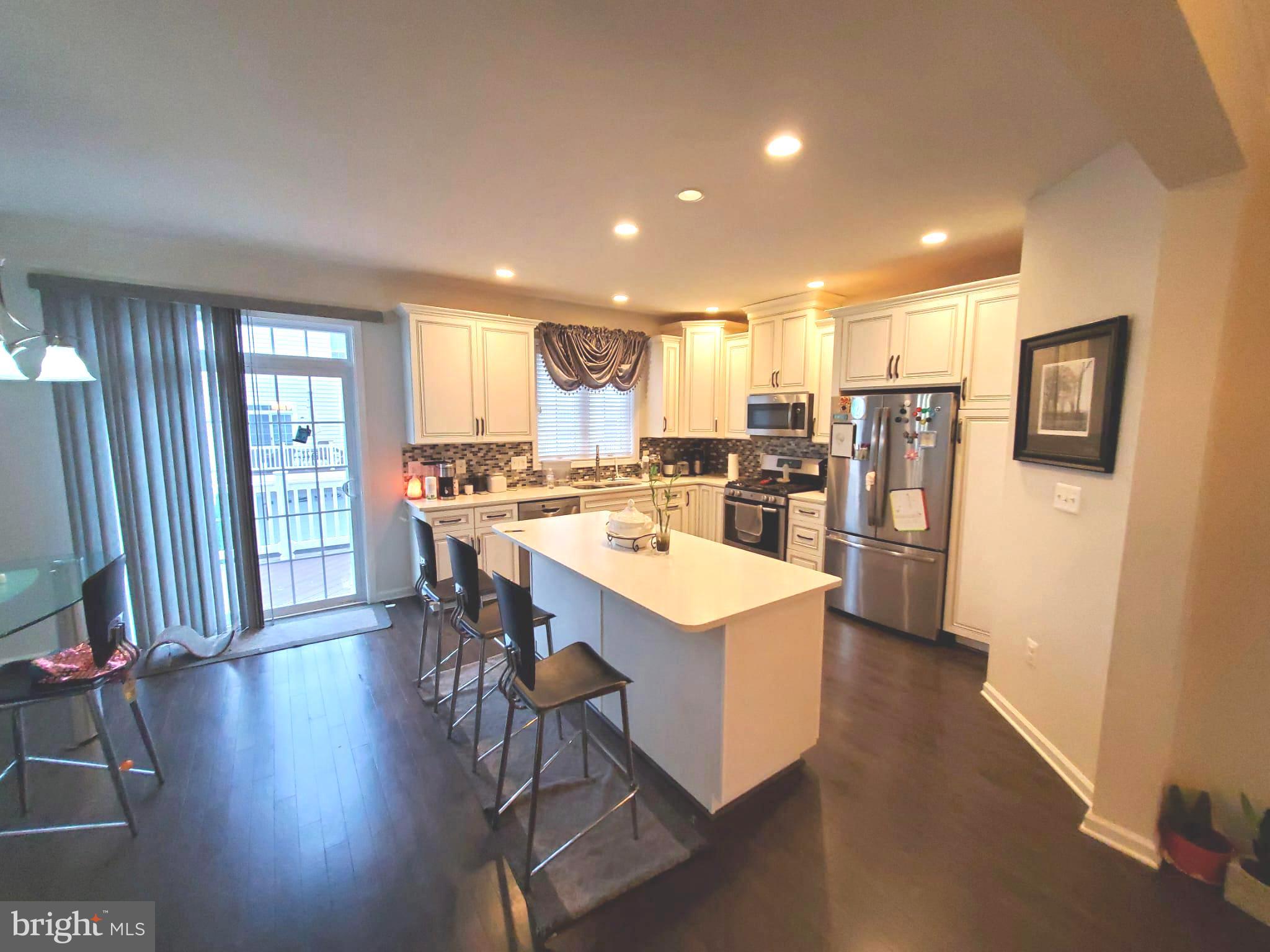 LOUDOUN VALLEY ESTATES 2 - Residential Lease