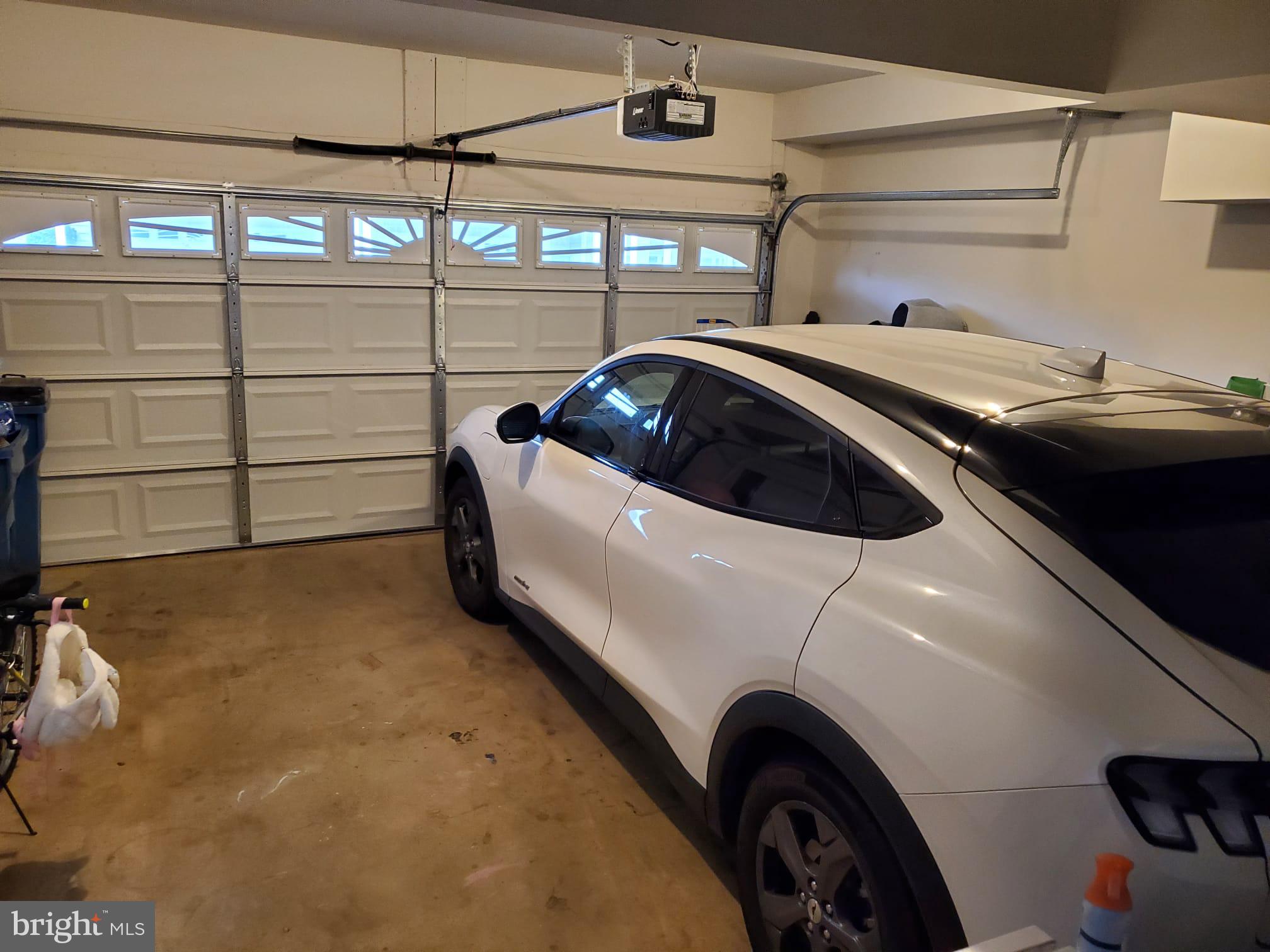 LOUDOUN VALLEY ESTATES 2 - Residential Lease