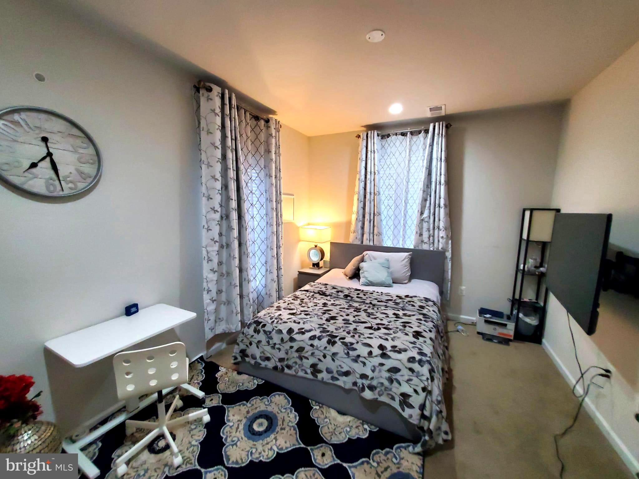 LOUDOUN VALLEY ESTATES 2 - Residential Lease