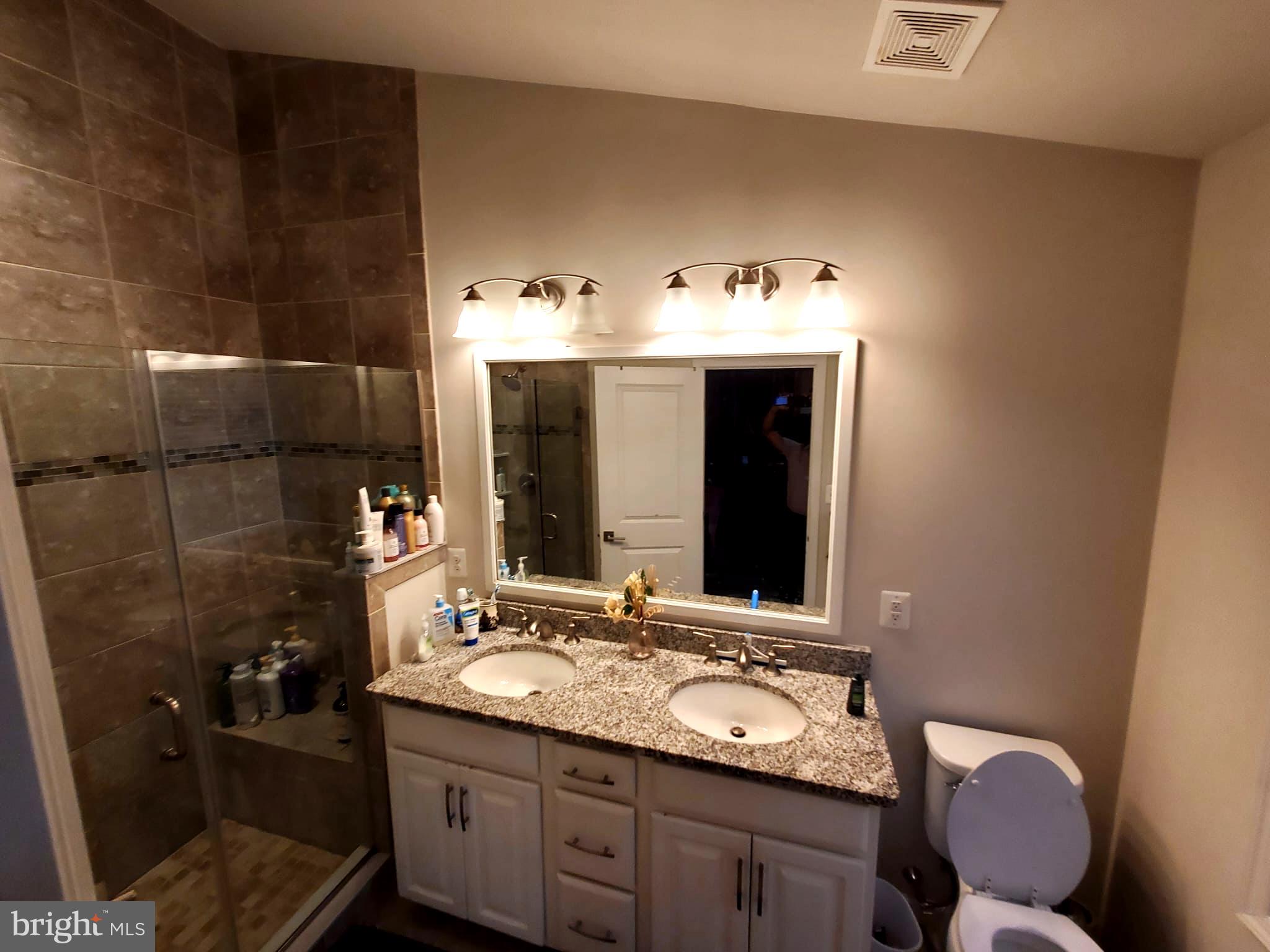 LOUDOUN VALLEY ESTATES 2 - Residential Lease