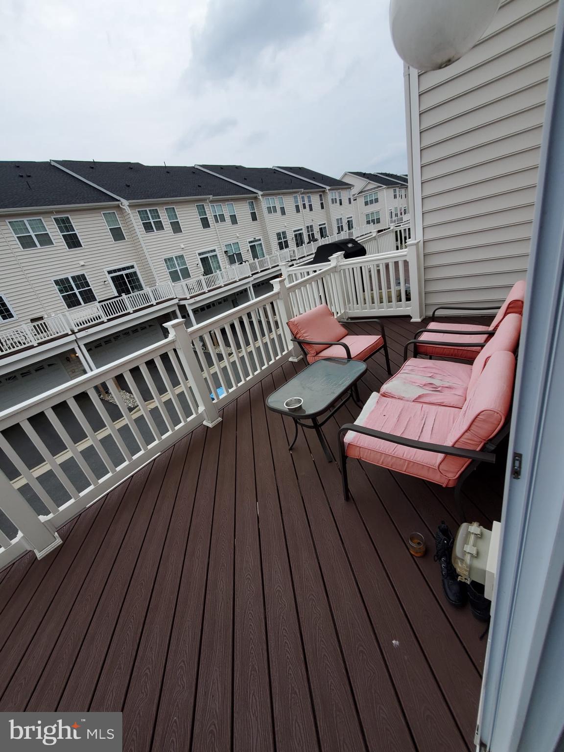 LOUDOUN VALLEY ESTATES 2 - Residential Lease