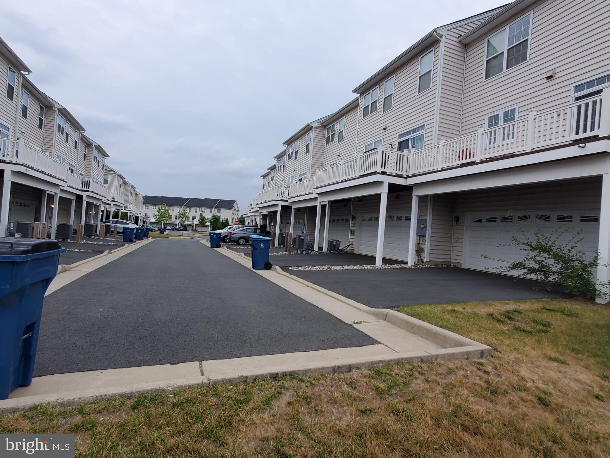 LOUDOUN VALLEY ESTATES 2 - Residential Lease
