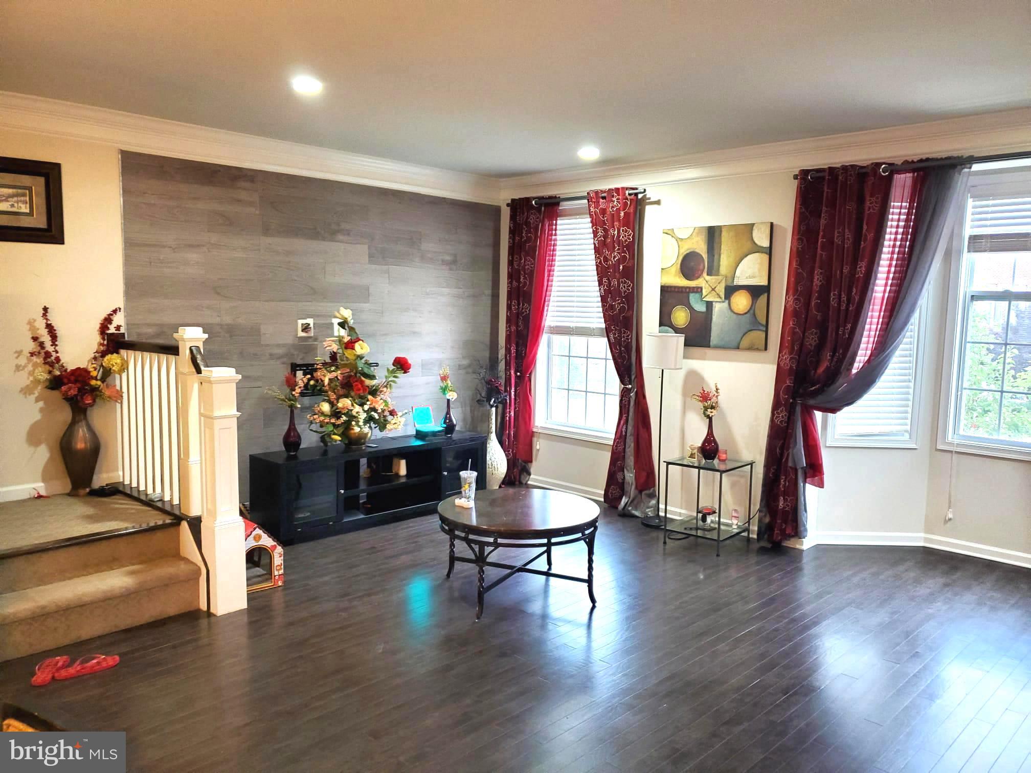 LOUDOUN VALLEY ESTATES 2 - Residential Lease