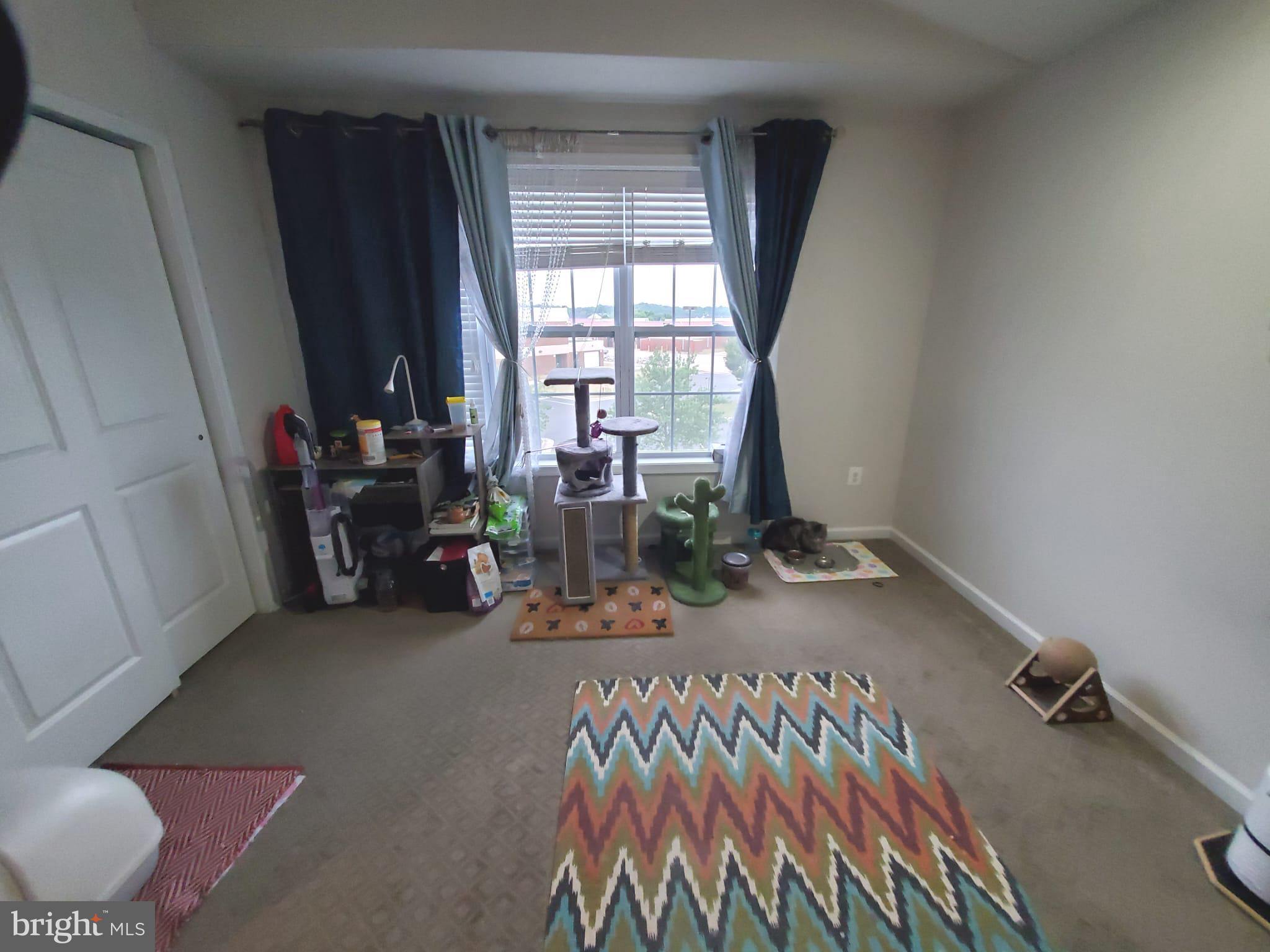 LOUDOUN VALLEY ESTATES 2 - Residential Lease