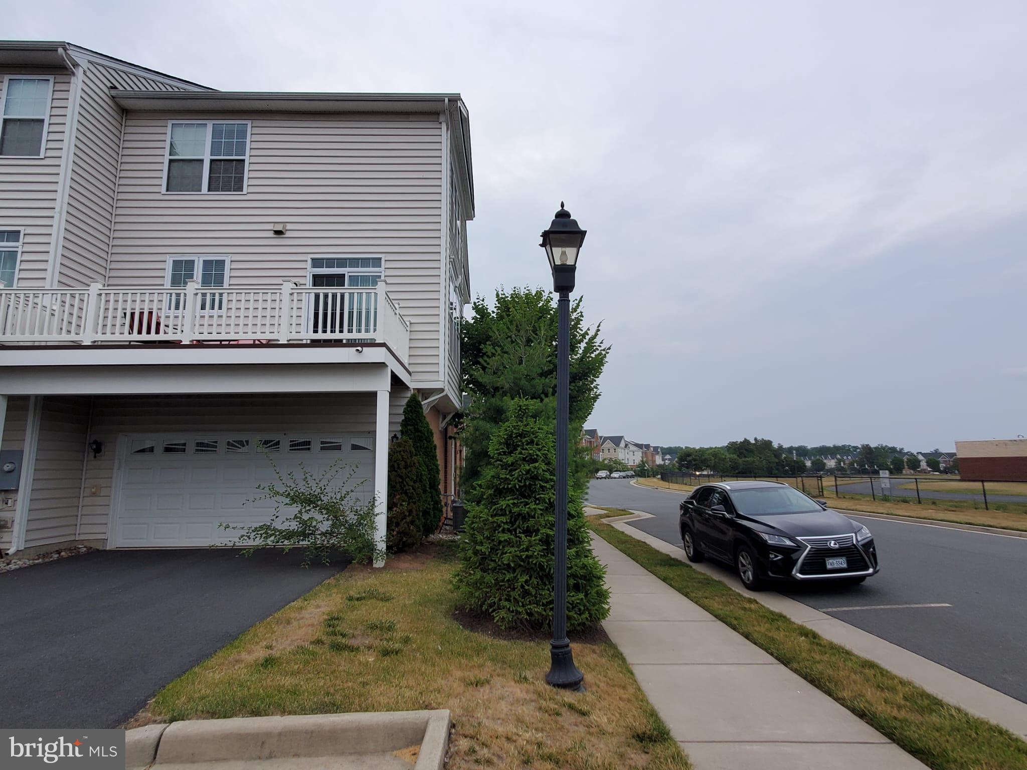 LOUDOUN VALLEY ESTATES 2 - Residential Lease