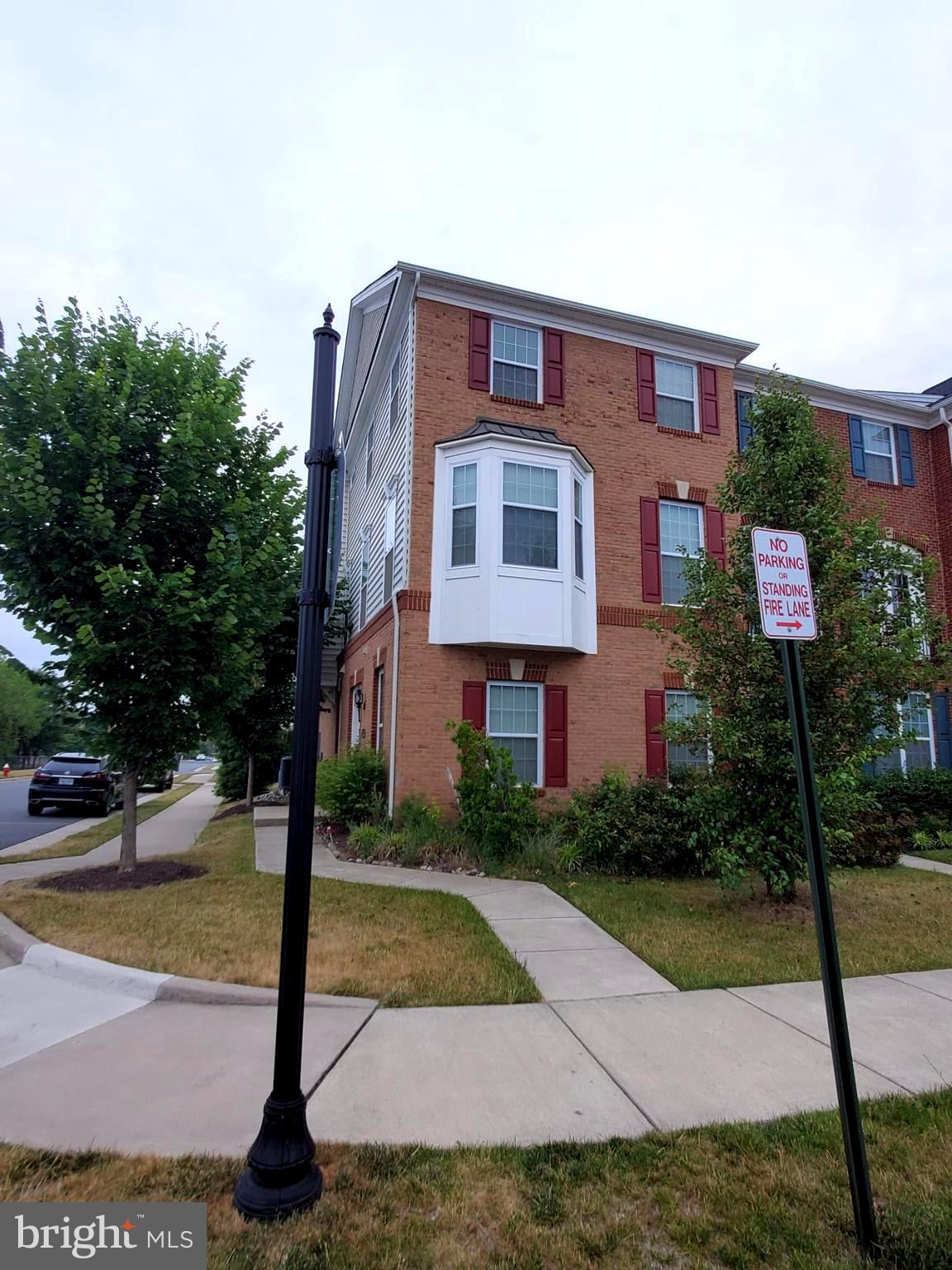 LOUDOUN VALLEY ESTATES 2 - Residential Lease