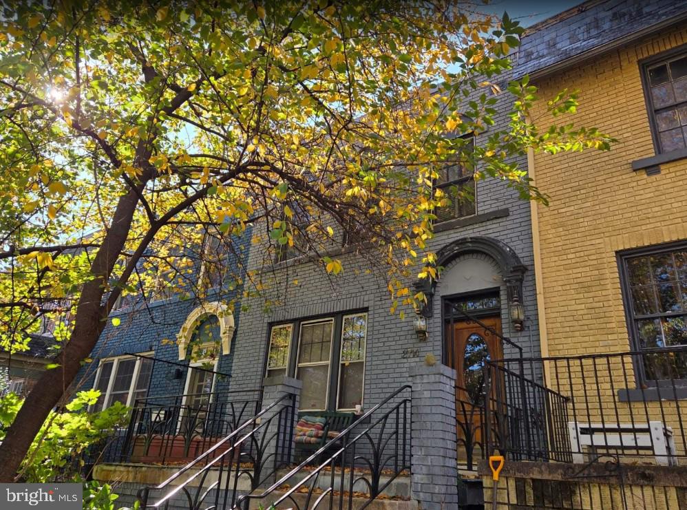 2714 WOODLEY PLACE NW