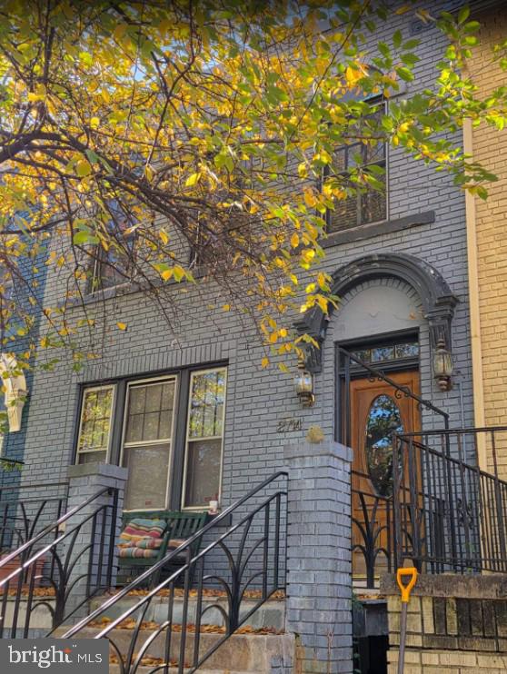 2714 WOODLEY PLACE NW