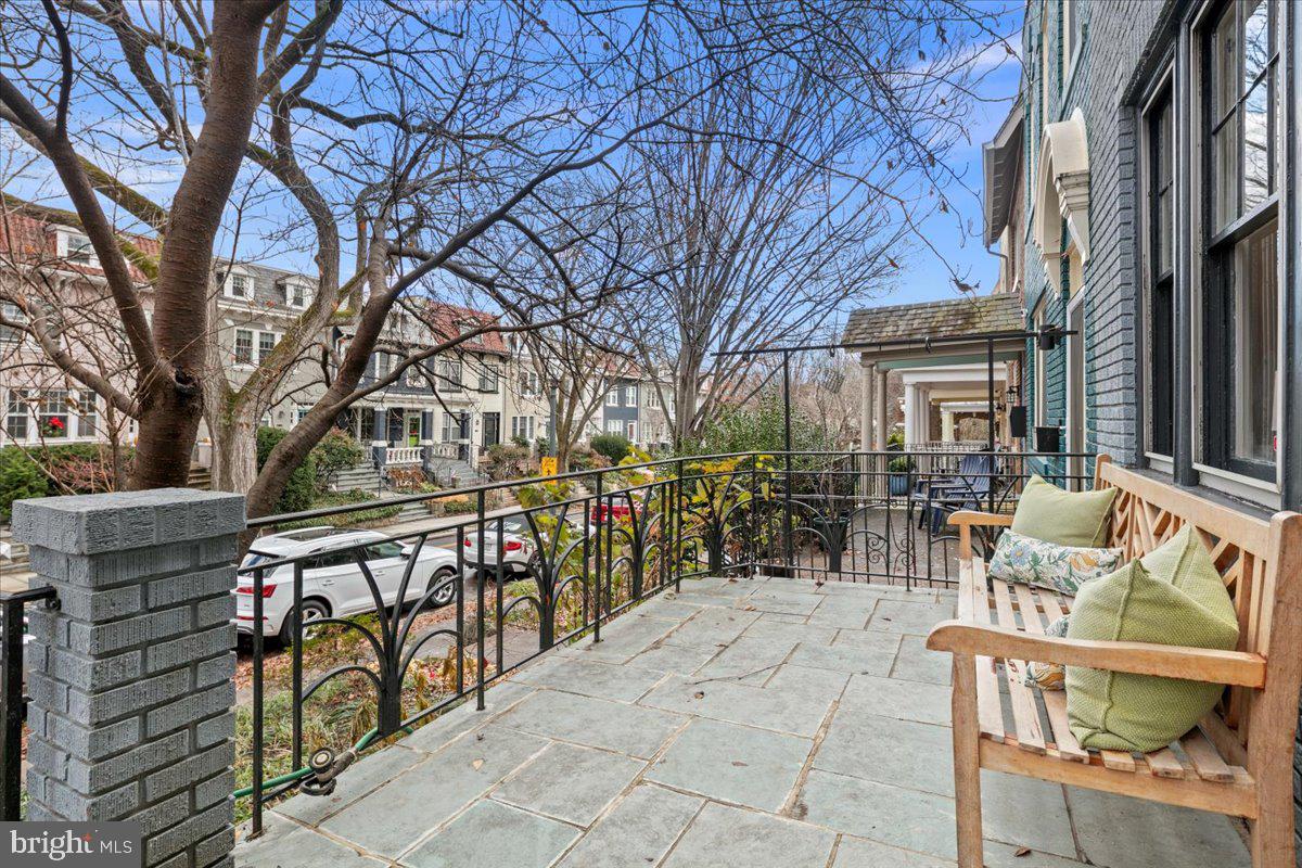 2714 WOODLEY PLACE NW