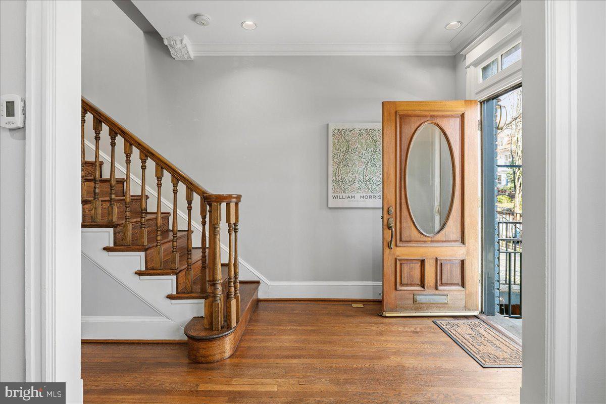 2714 WOODLEY PLACE NW