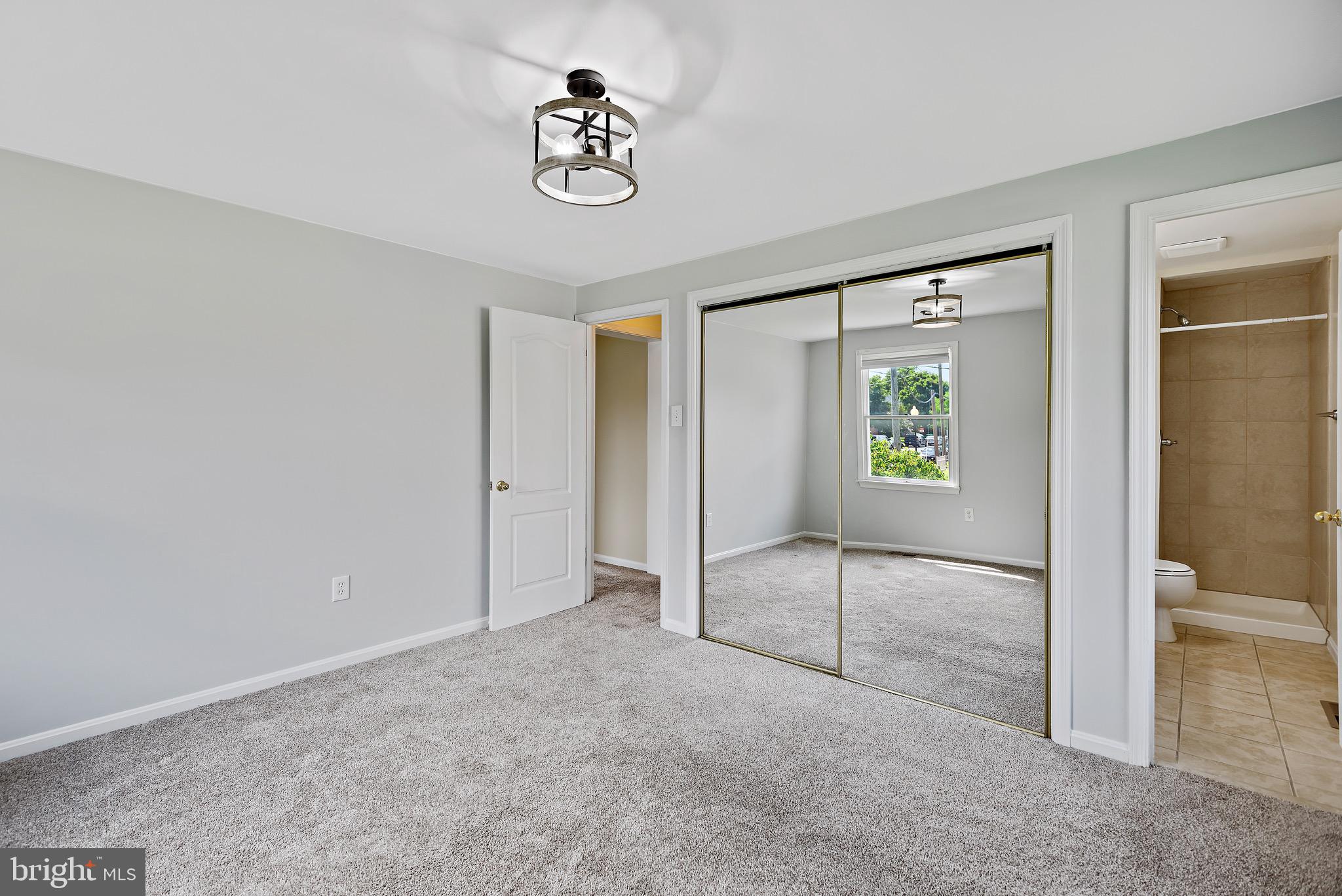 NORTH WOODRIDGE - Residential