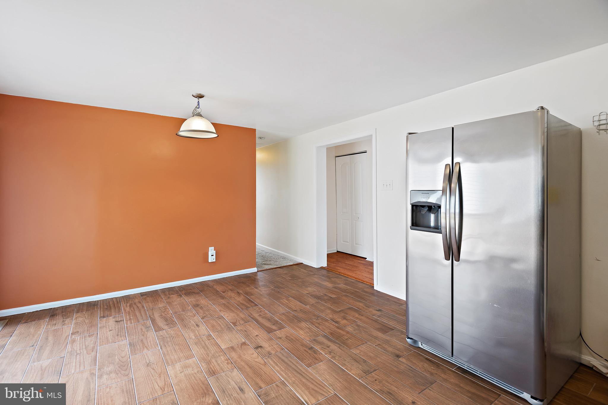 NORTH WOODRIDGE - Residential