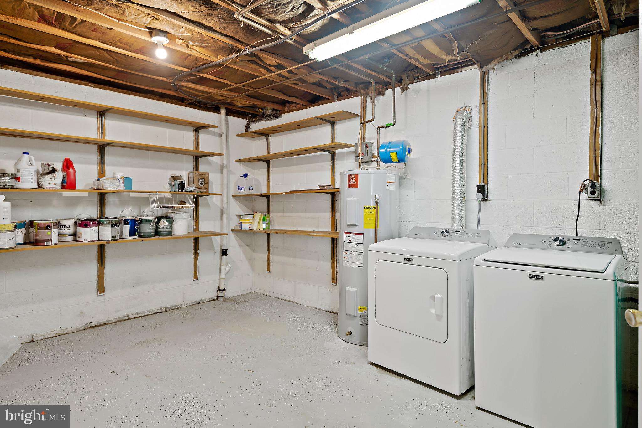 NORTH WOODRIDGE - Residential