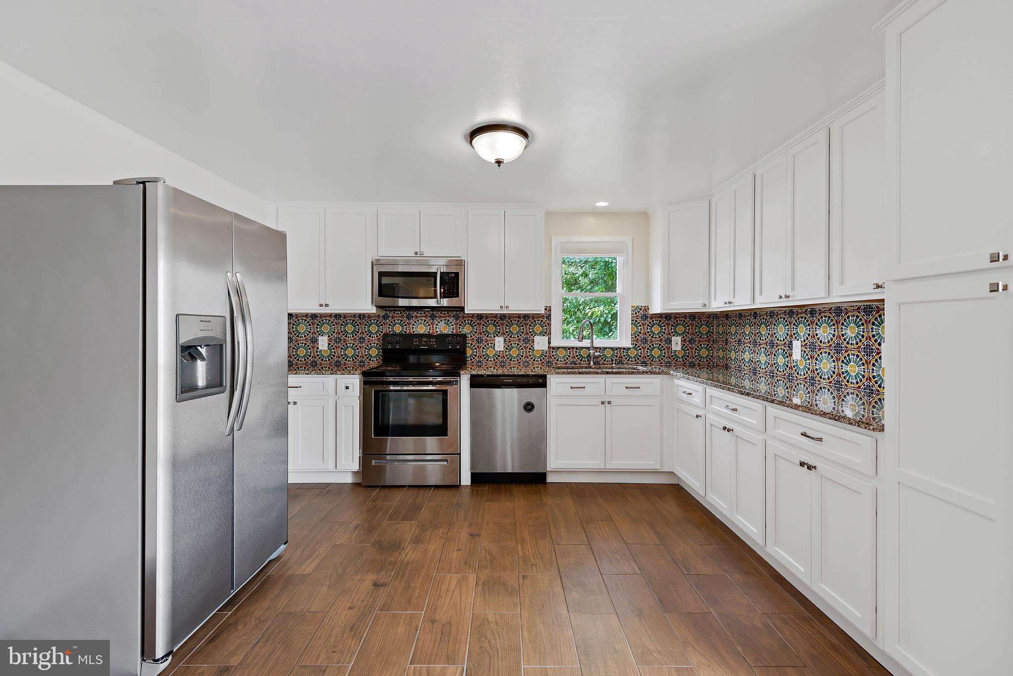 NORTH WOODRIDGE - Residential