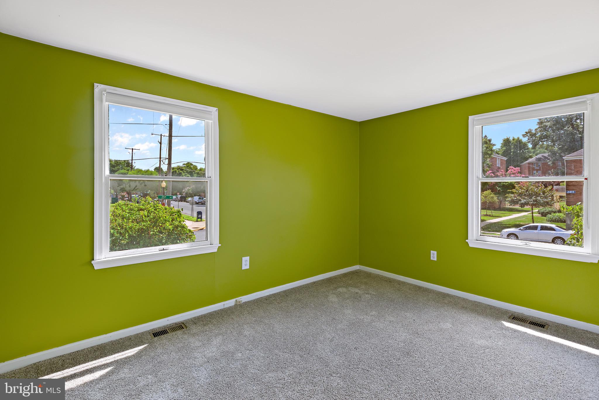 NORTH WOODRIDGE - Residential