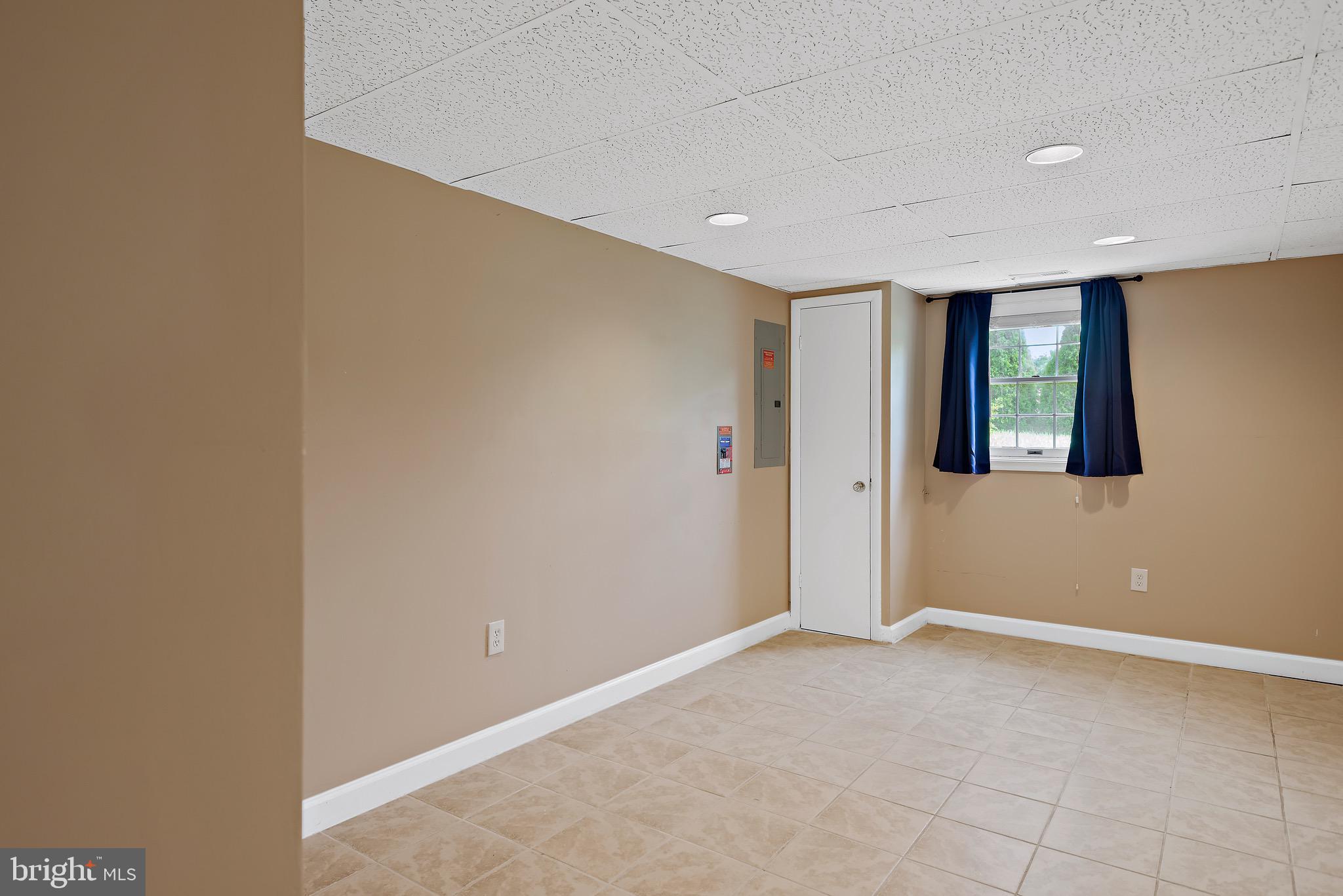 NORTH WOODRIDGE - Residential