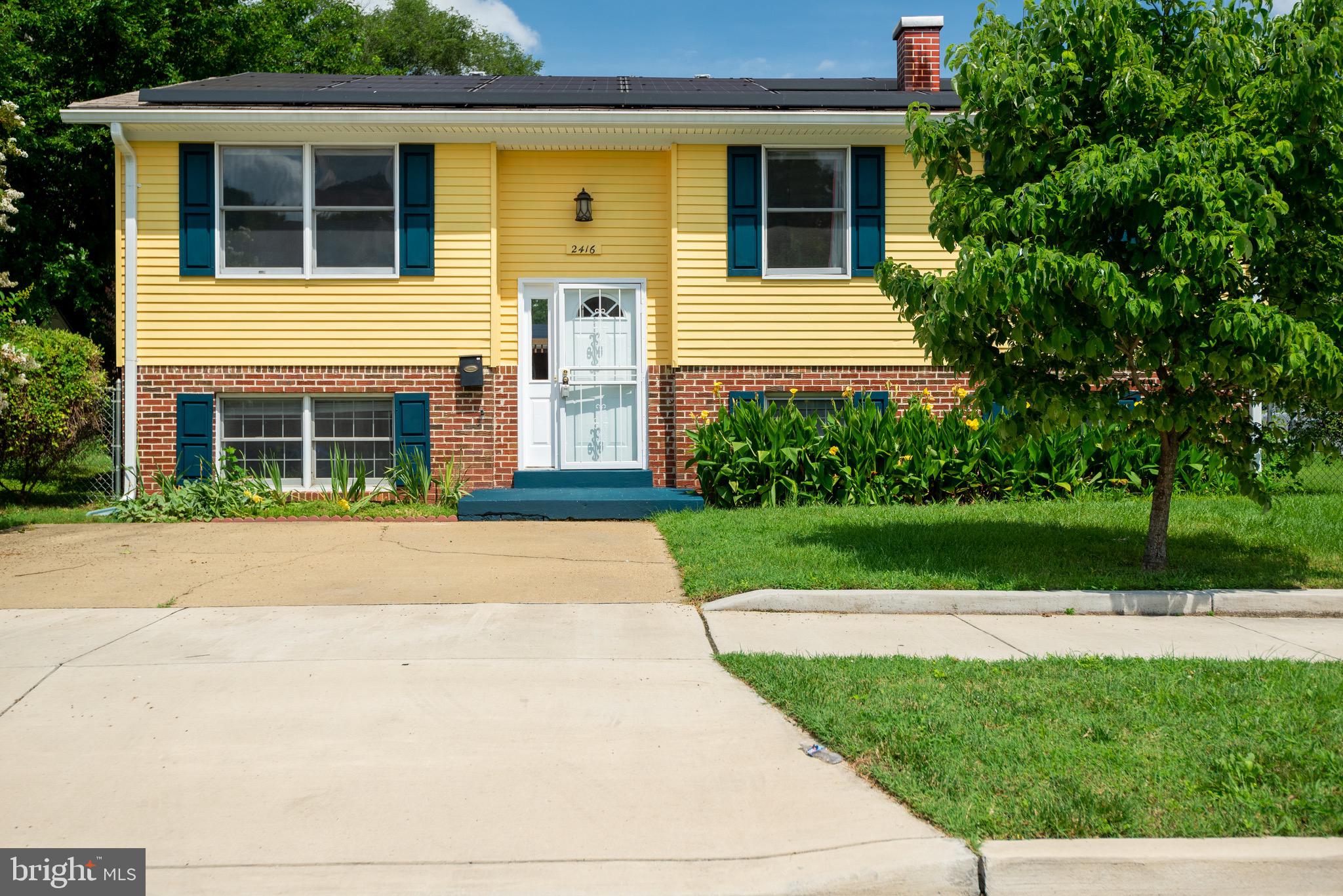 NORTH WOODRIDGE - Residential