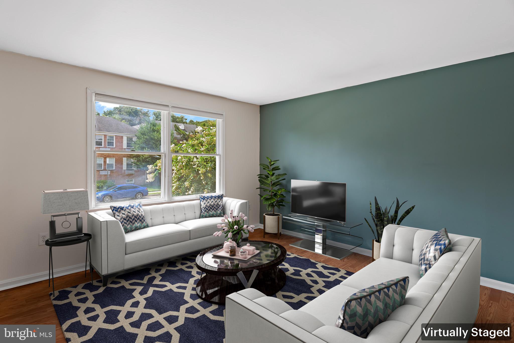 NORTH WOODRIDGE - Residential