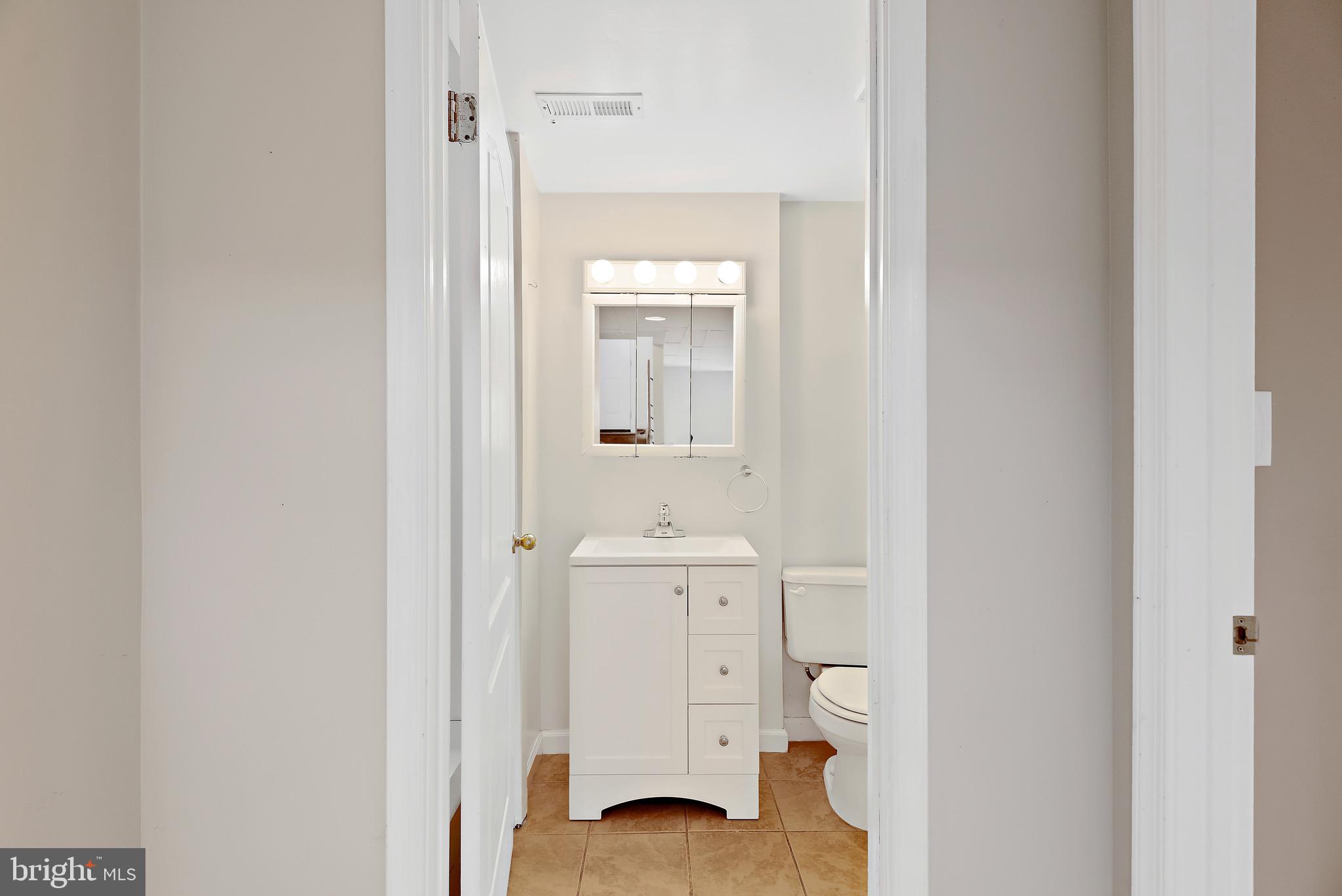 NORTH WOODRIDGE - Residential