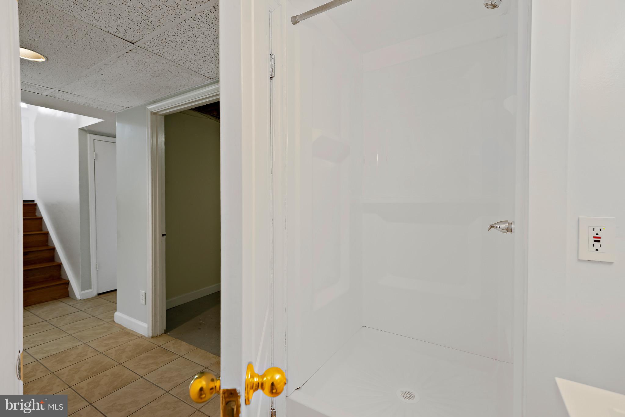 NORTH WOODRIDGE - Residential