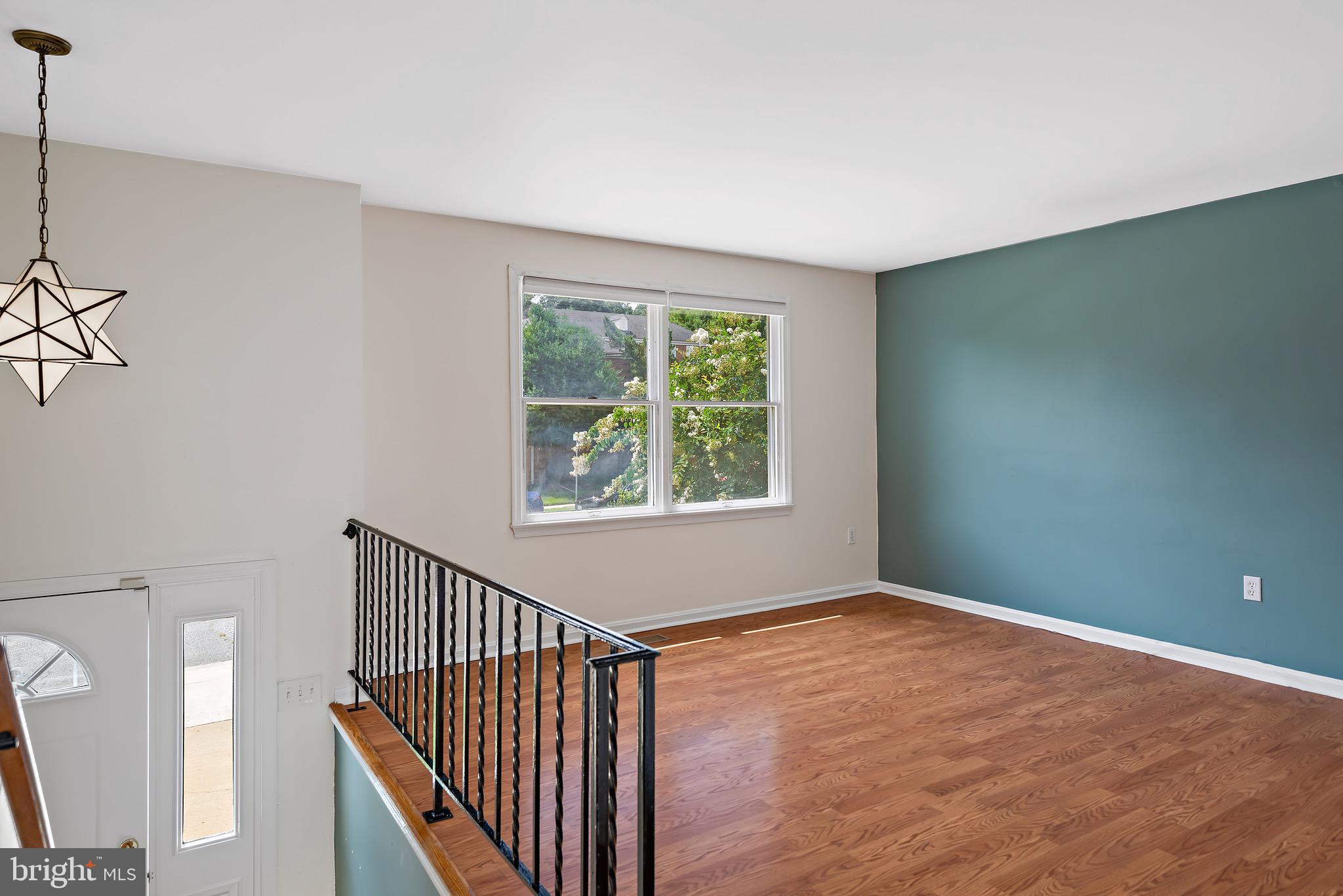 NORTH WOODRIDGE - Residential